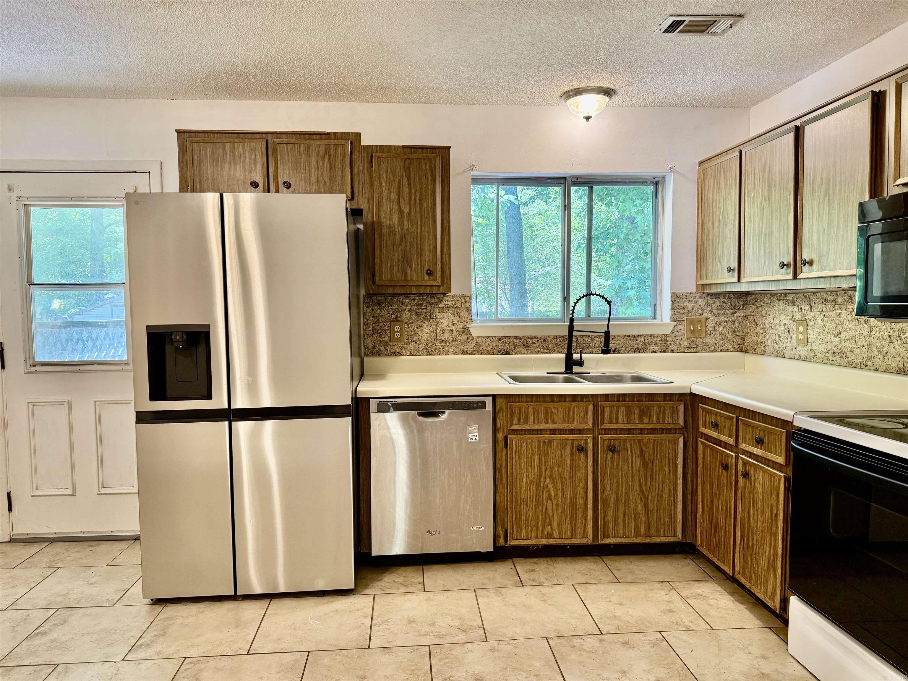 MEADOWLARK - Residential