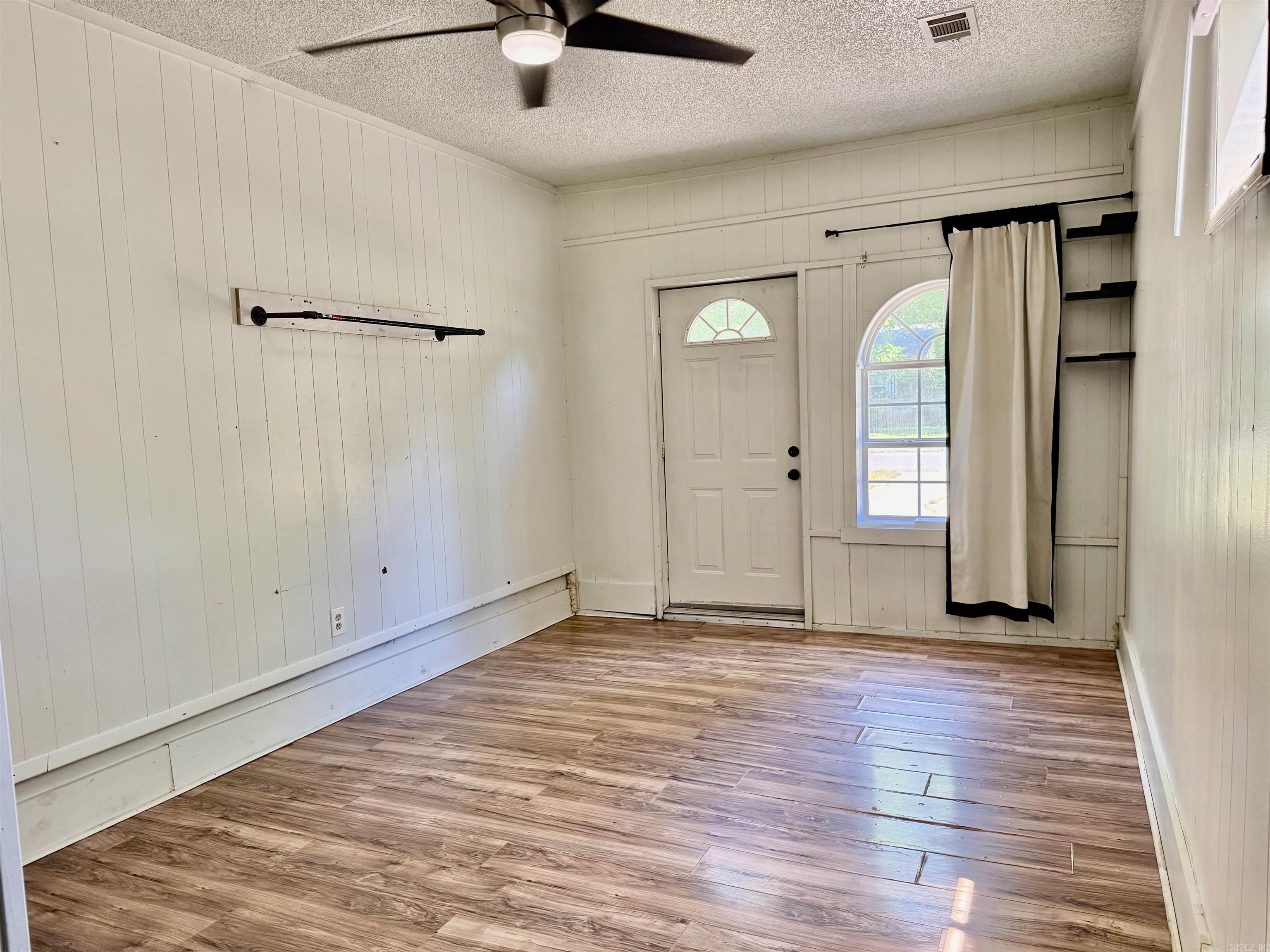 MEADOWLARK - Residential