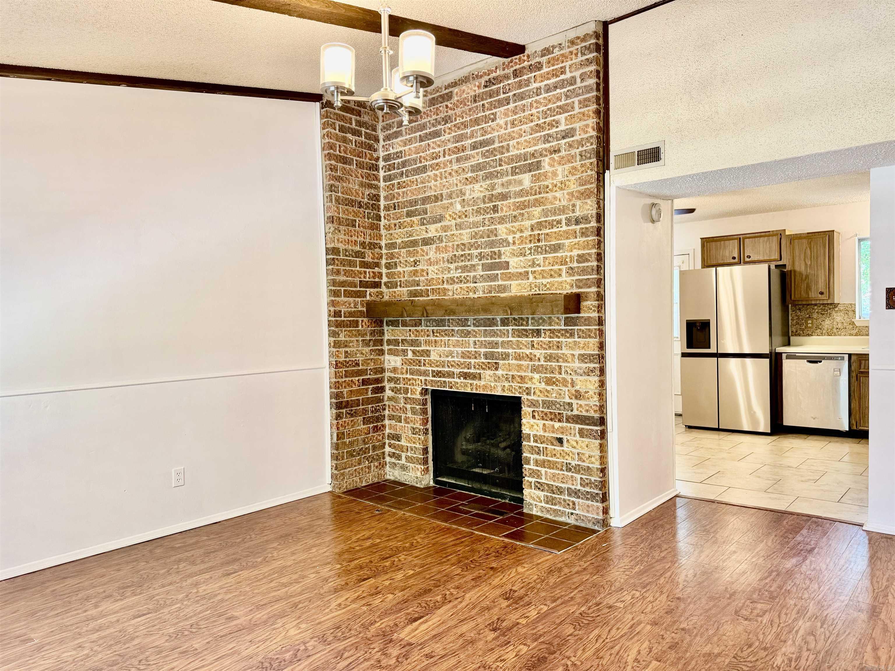 MEADOWLARK - Residential