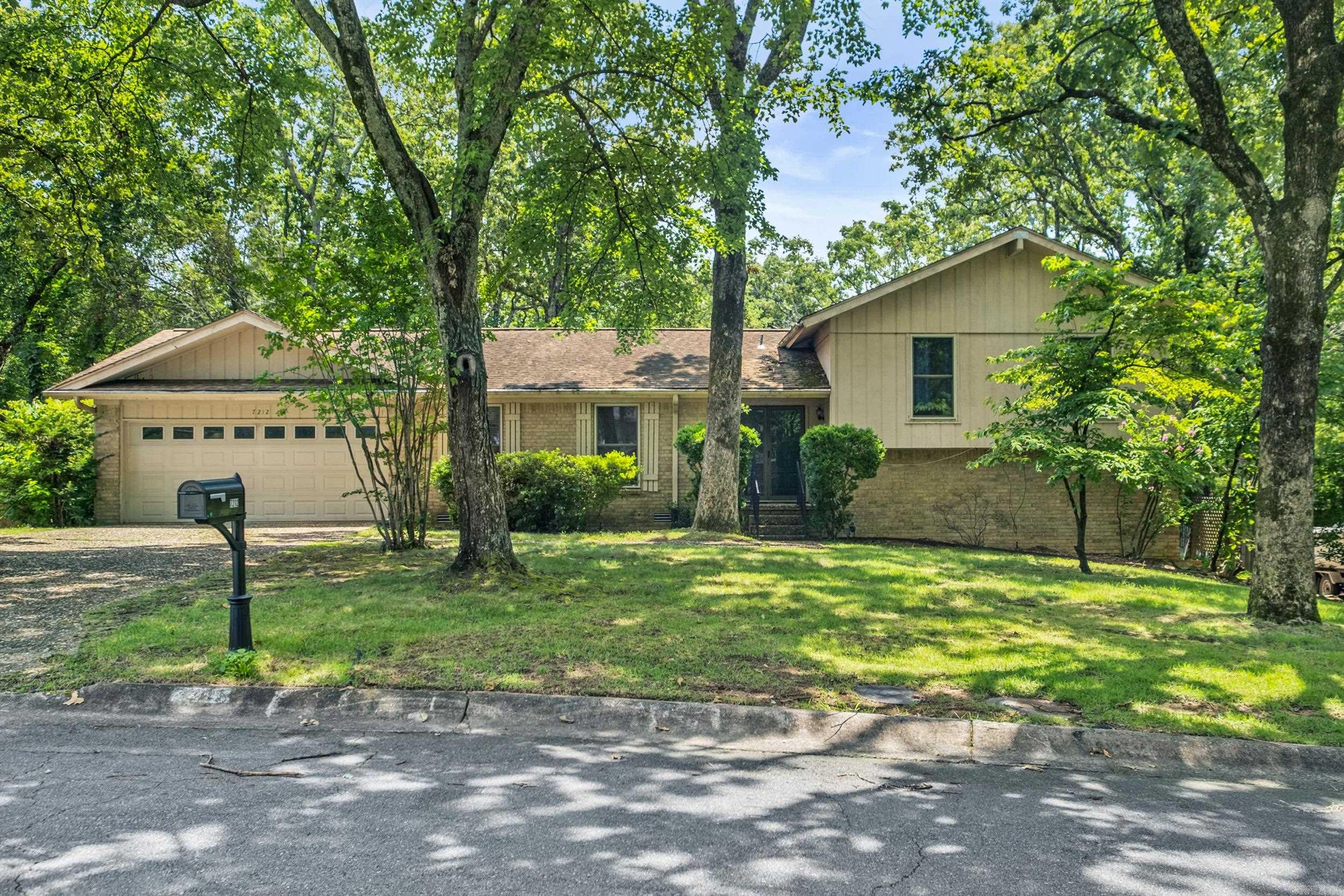 INDIAN HILLS - Residential