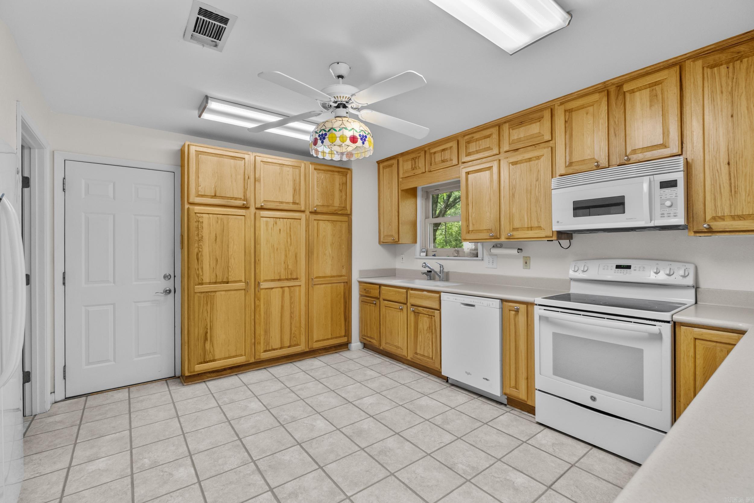 INDIAN HILLS - Residential