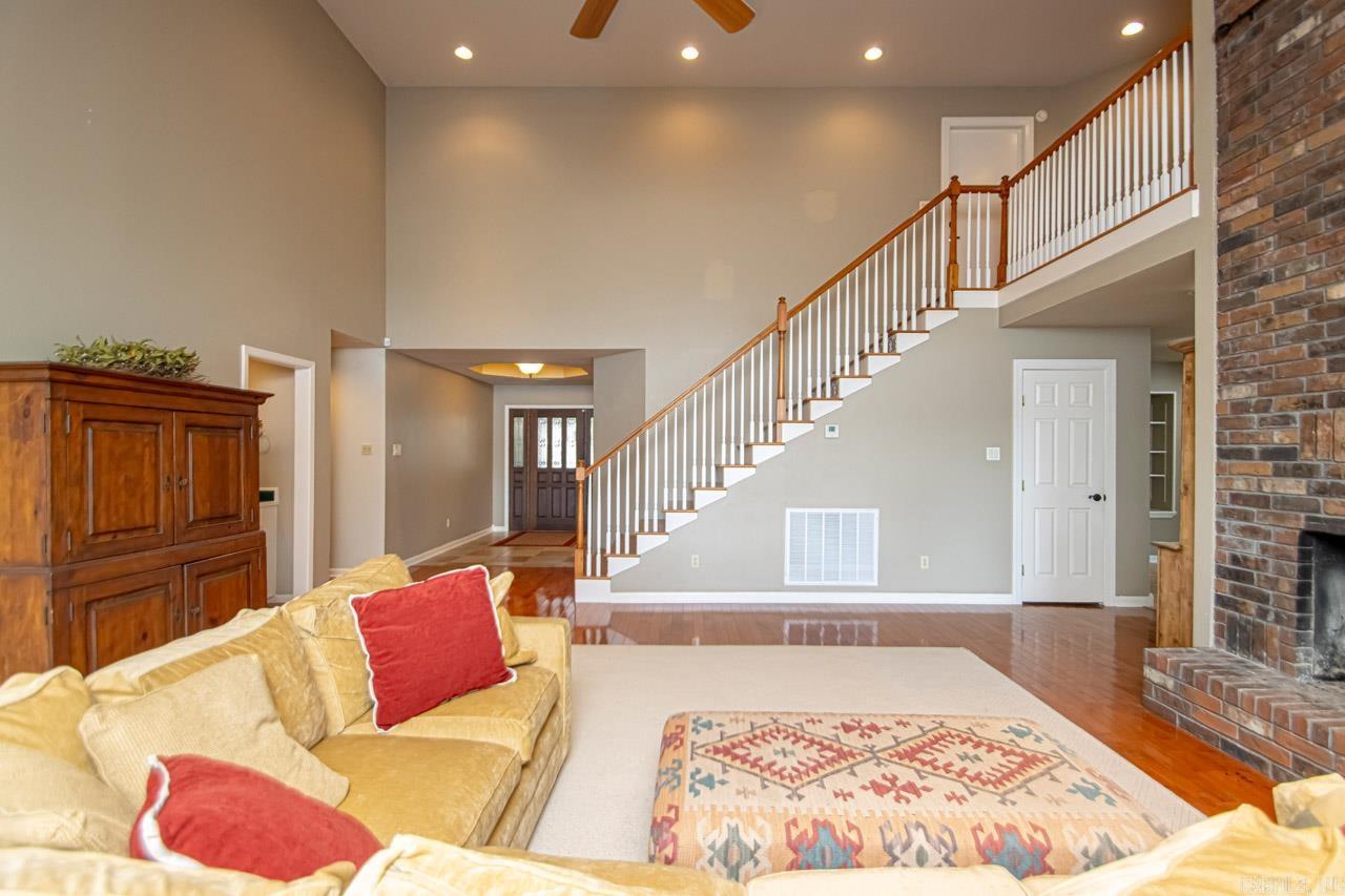 PALISADES HEIGHTS - Residential