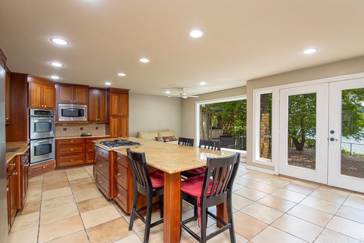 PALISADES HEIGHTS - Residential