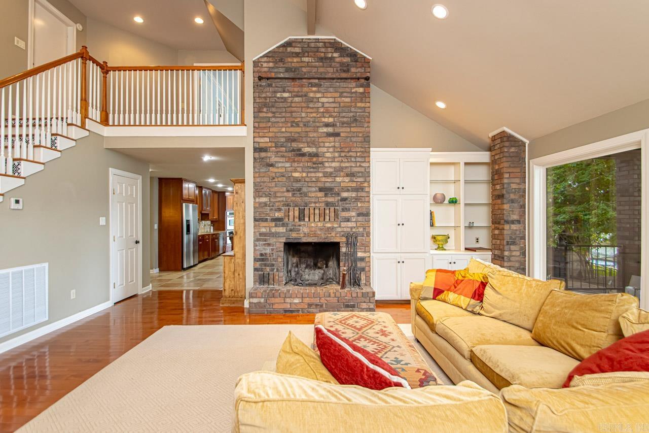 PALISADES HEIGHTS - Residential
