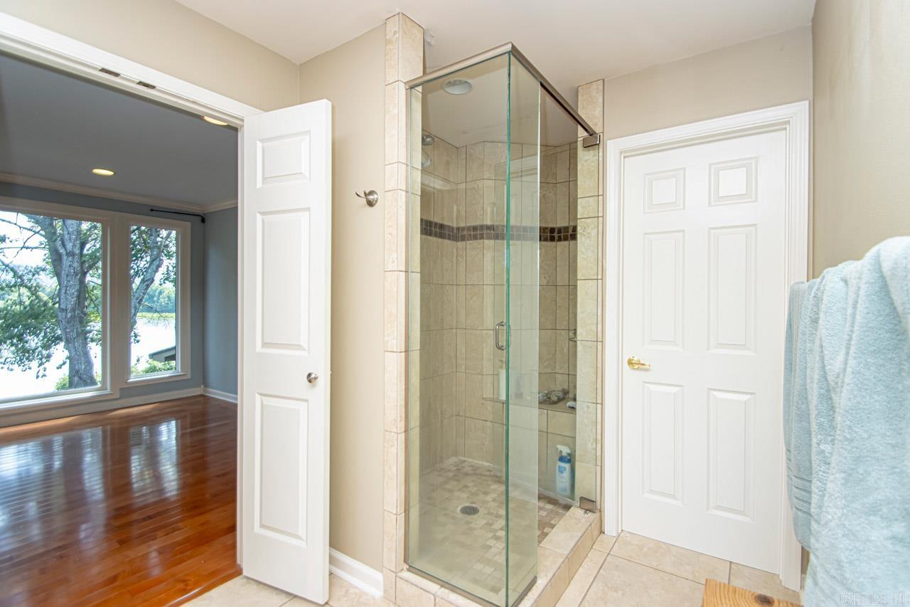 PALISADES HEIGHTS - Residential
