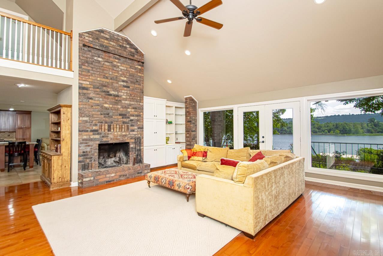 PALISADES HEIGHTS - Residential