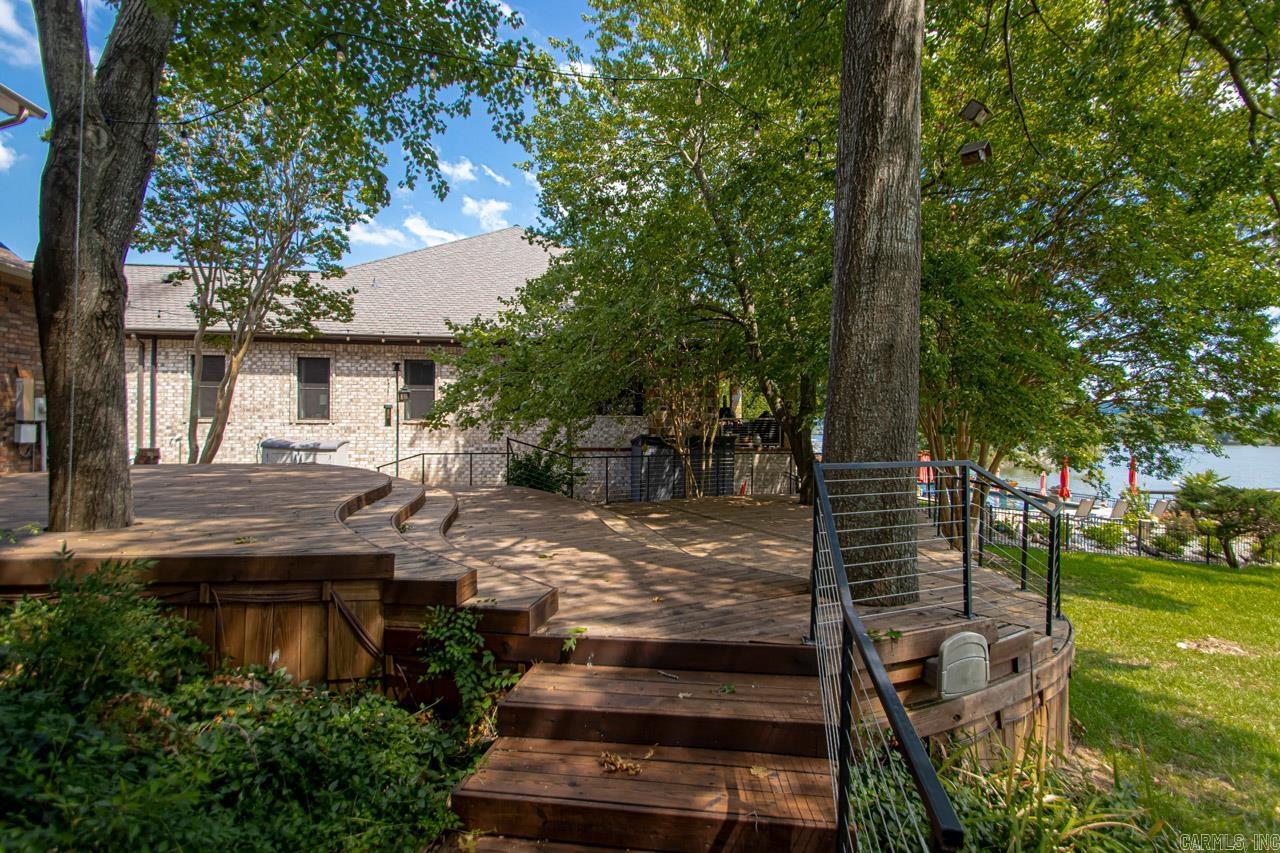 PALISADES HEIGHTS - Residential
