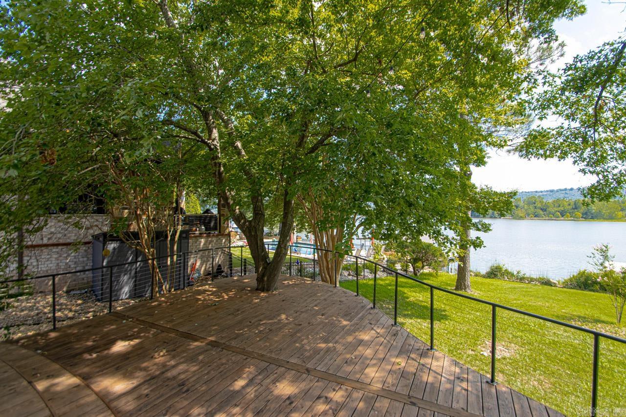 PALISADES HEIGHTS - Residential