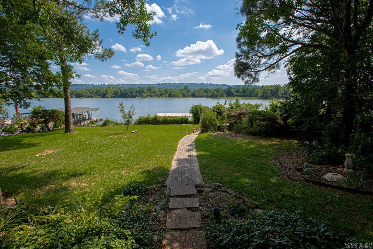 PALISADES HEIGHTS - Residential