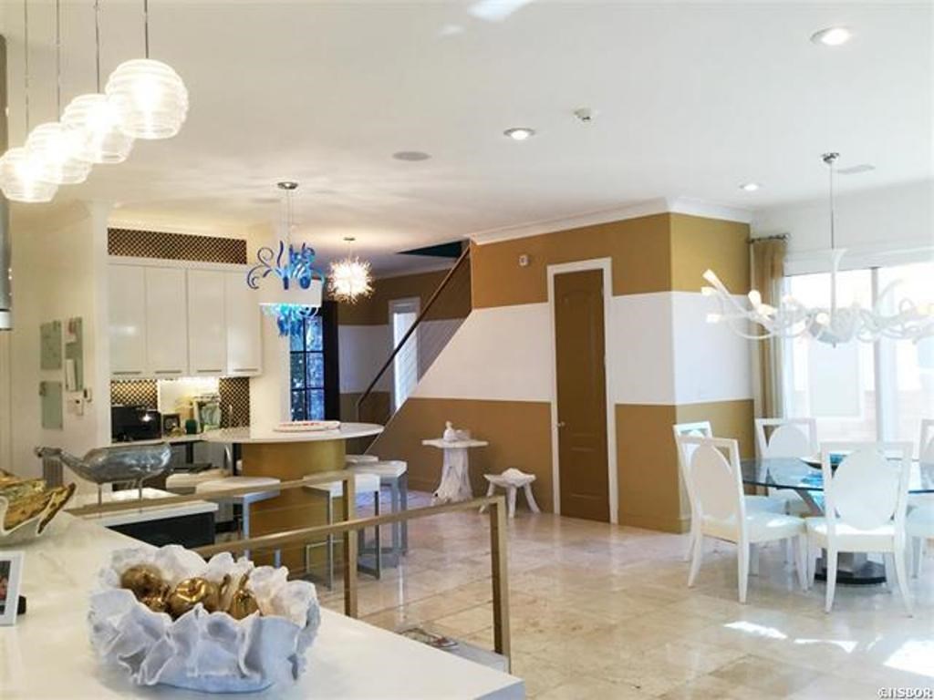 Townhouses at Port Auprin - Residential