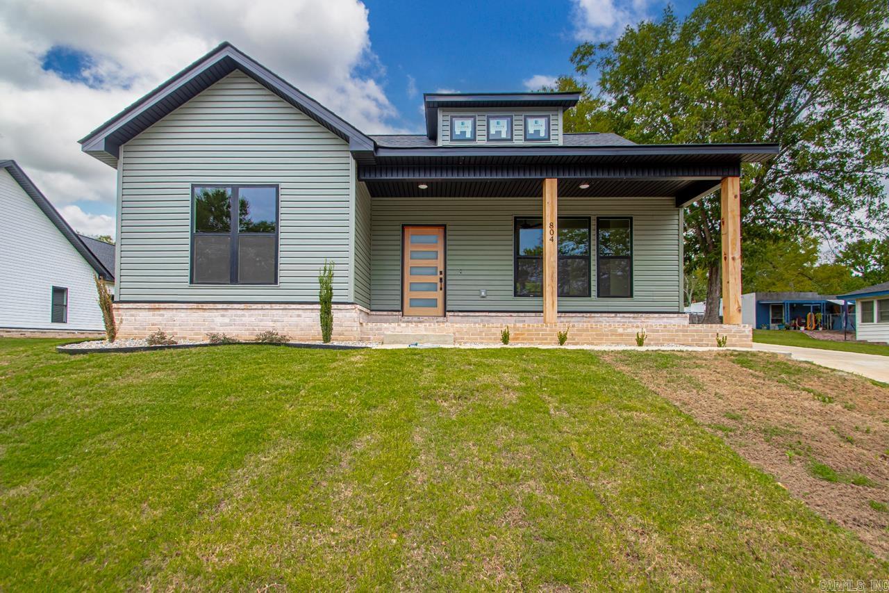 Brand new construction! Great layout in a well established neighborhood. Luxury vinyl and tile floors, granite countertops, gas range and fireplace, rear load garage. A must see quality construction at a great price!