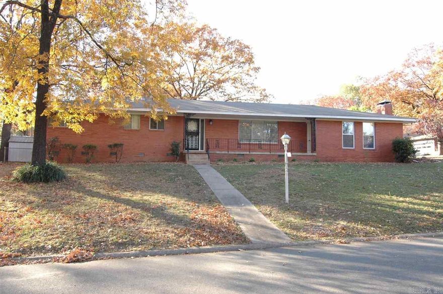 Show/Agent Located at 7200 Apache Rd is a 3 Br/2 Ba house for rent in Little Rock, with approximately 2074 Sq Ft Kitchen furnished w/ Electric Range, Dishwasher & Disposal There is a separate dining room.Washer & Electric Dryer connections located in separate utility room Convenient: Area Shopping & Restaurants, I-630, St. Vincent, Baptist, UAMS/VA Includes: Large Family Room, Glass Enclosed Sun Room, Ceiling fans, Gas Fireplace, Wood/Ceramic flooring, 2-Car Carport & Large Fenced Yard.