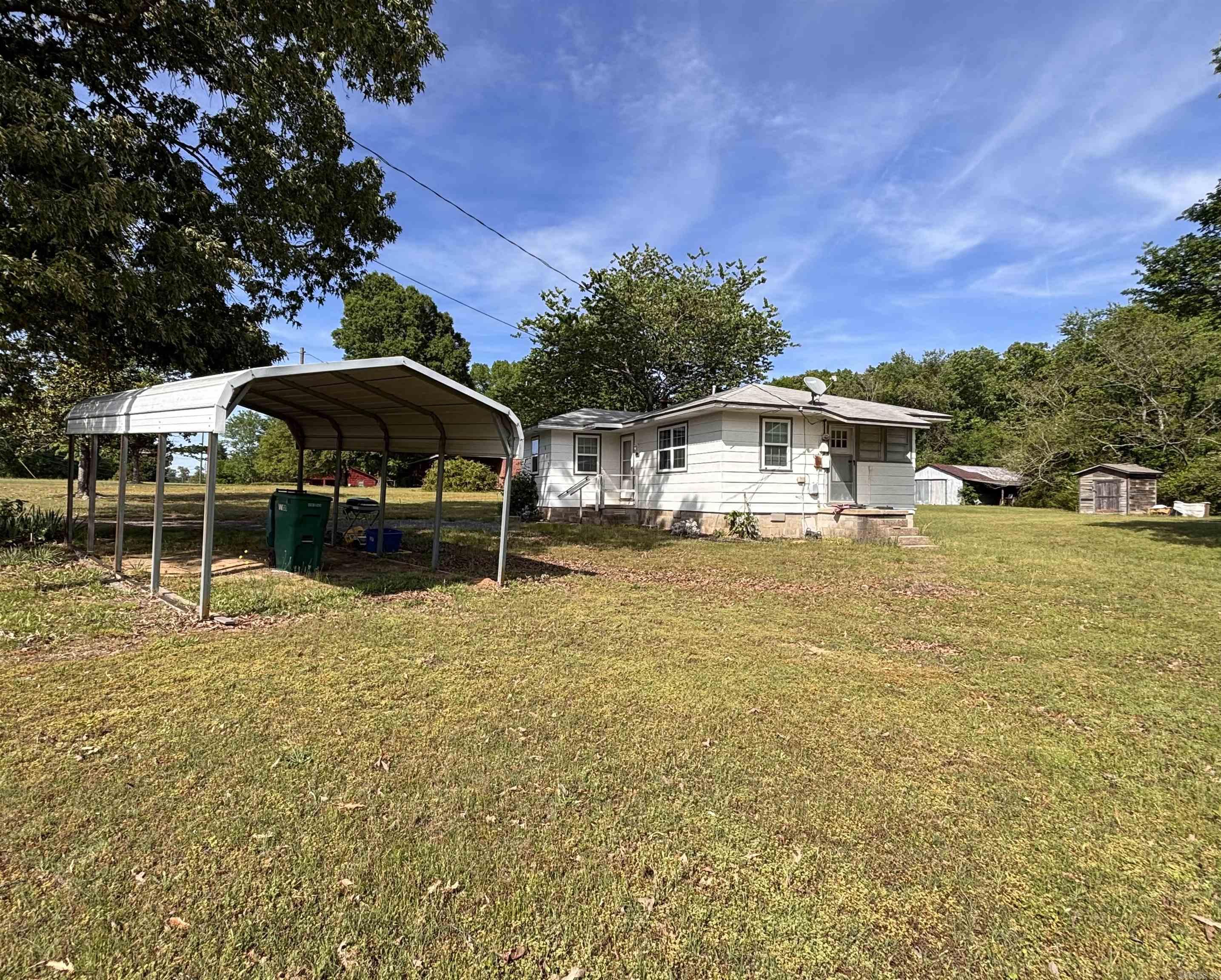 UNPLATTED ACREAGE - Residential