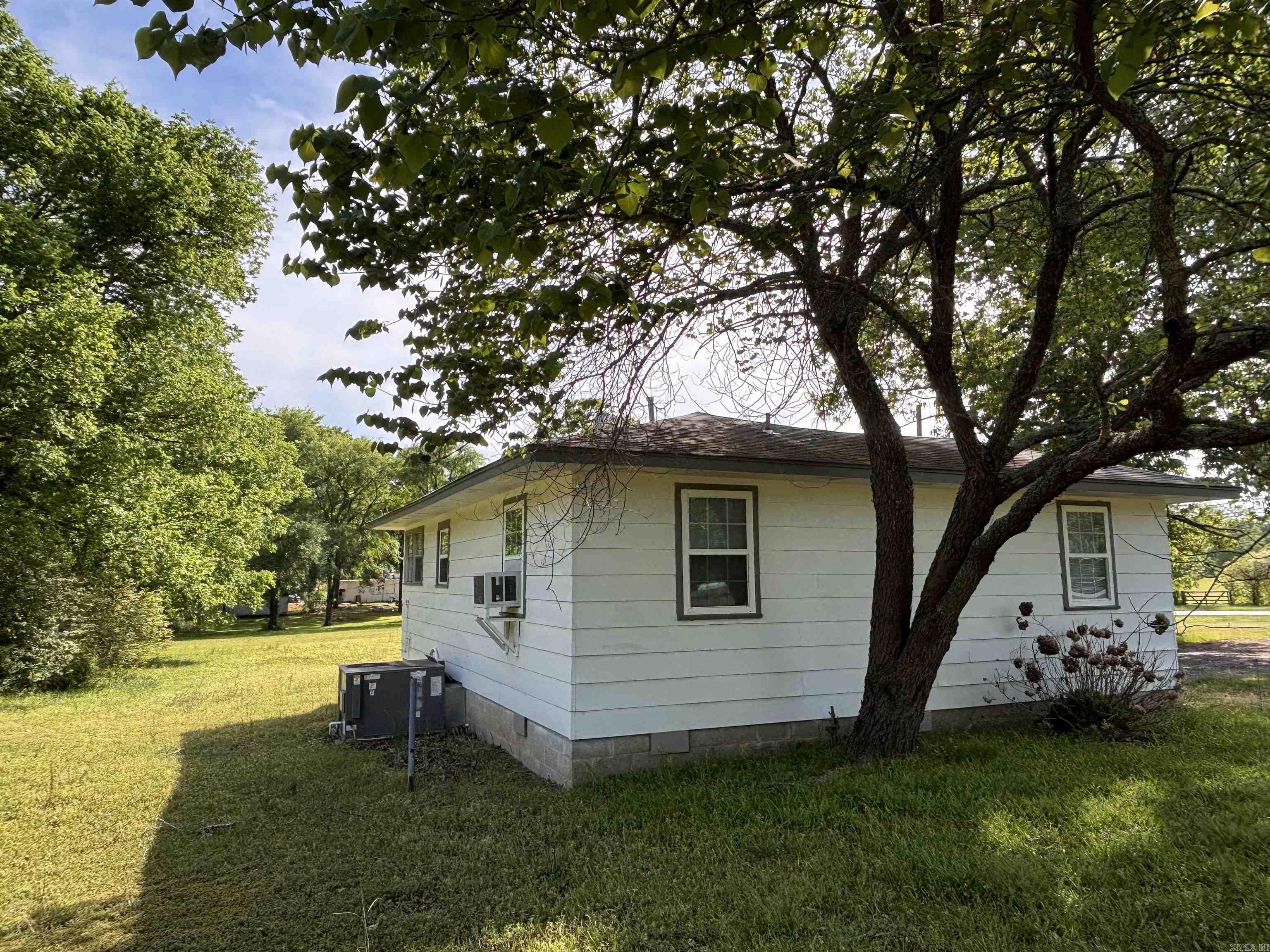 UNPLATTED ACREAGE - Residential