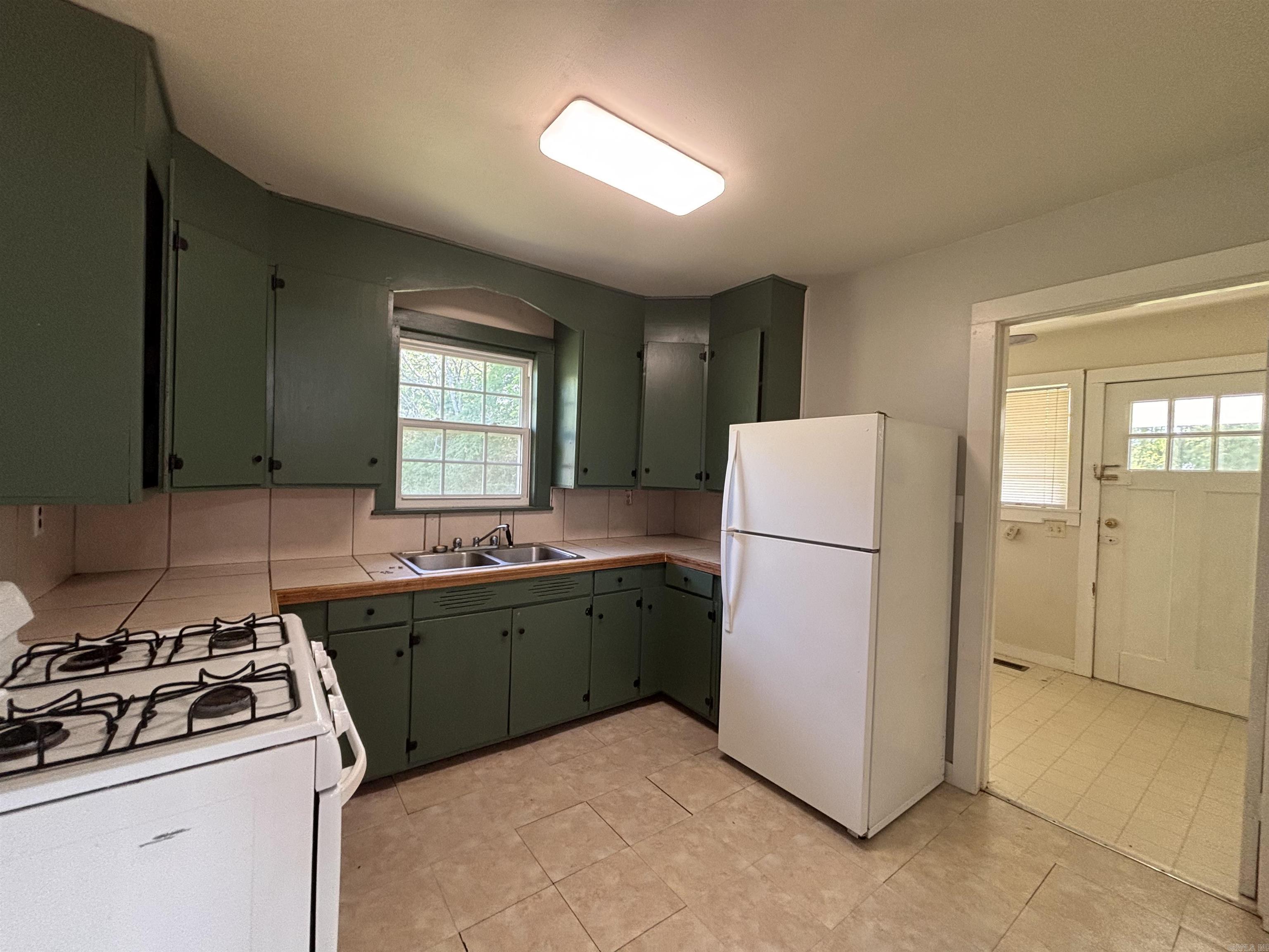 UNPLATTED ACREAGE - Residential