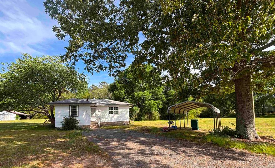 Well-maintained 2-bedroom home on 1.18 acres with quick access to I-30 and Benton amenities. This 736 sq ft property offers a functional layout, easy upkeep, and plenty of outdoor space for parking, expansion, or future improvements. Ideal for investors, downsizing buyers, or first-time homeowners looking for affordability and convenience in a growing area.