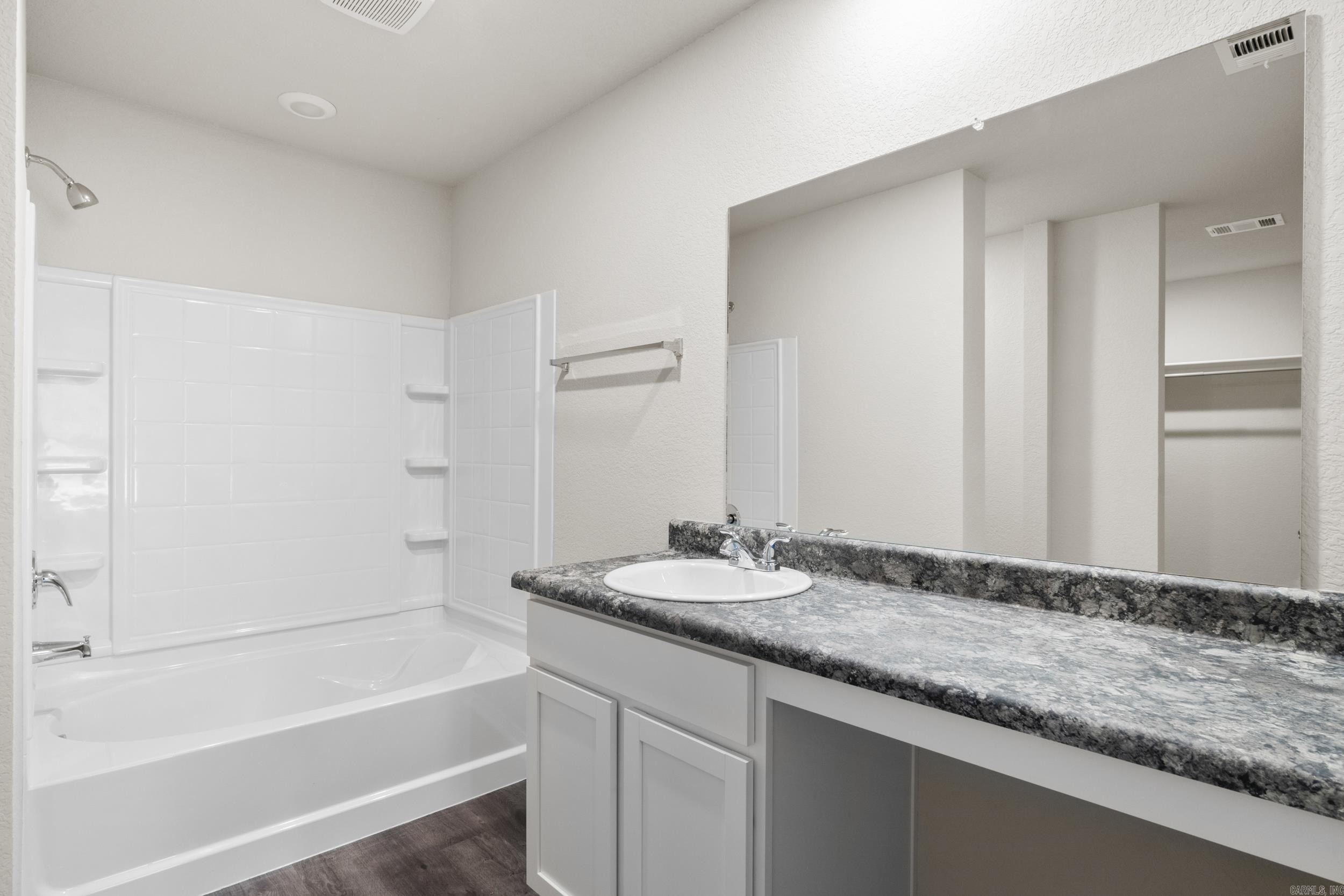 DEERFIELD ESTATES - Residential