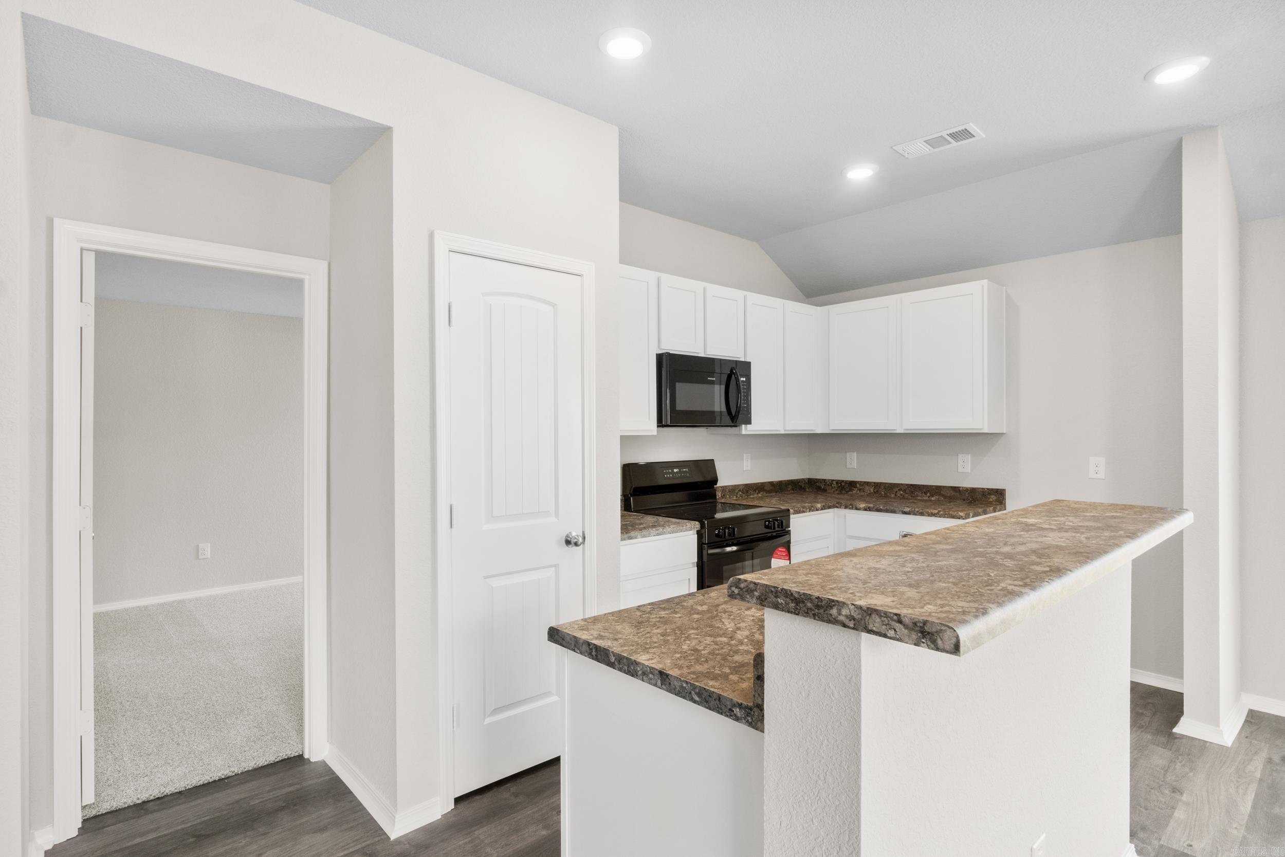 DEERFIELD ESTATES - Residential