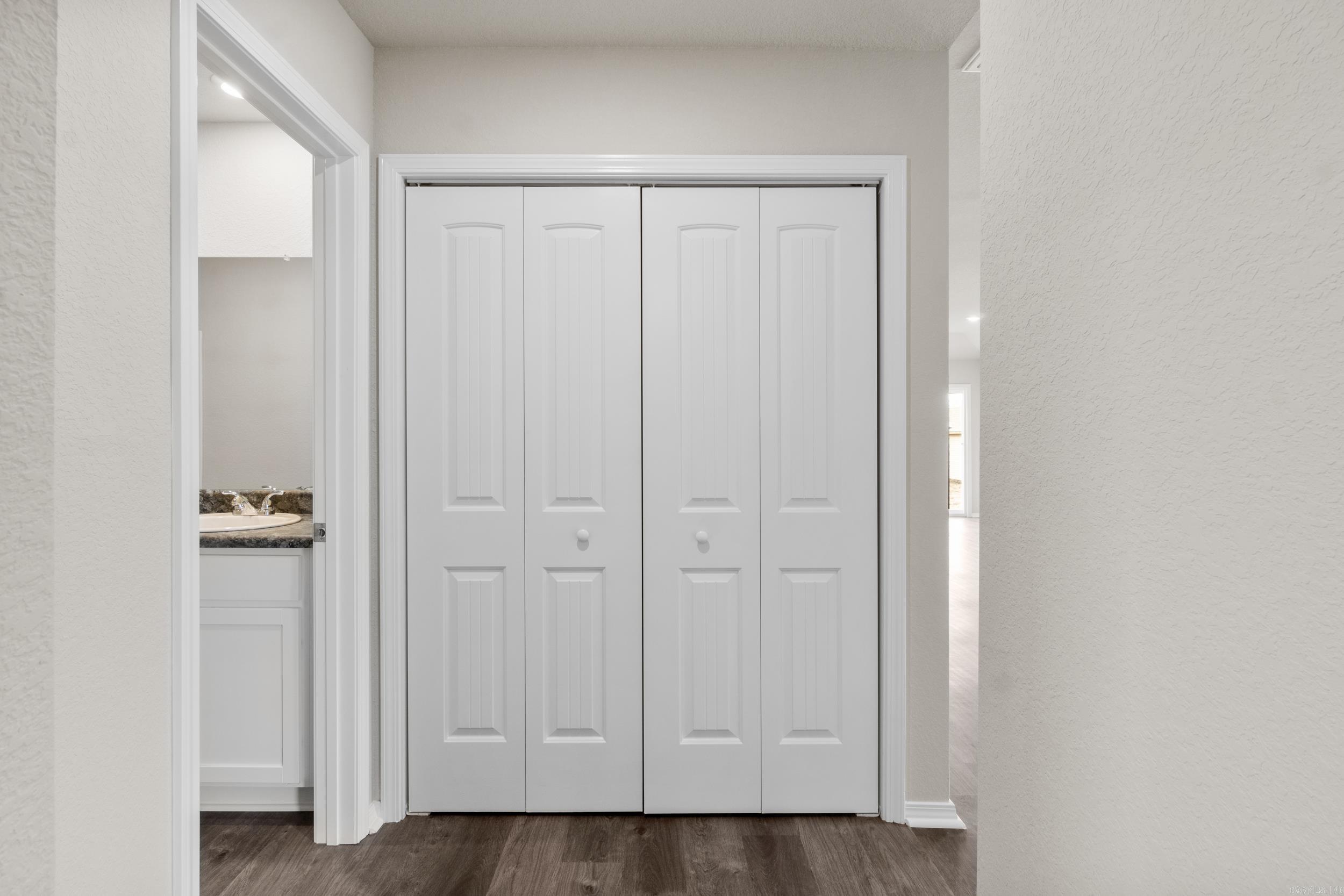 DEERFIELD ESTATES - Residential