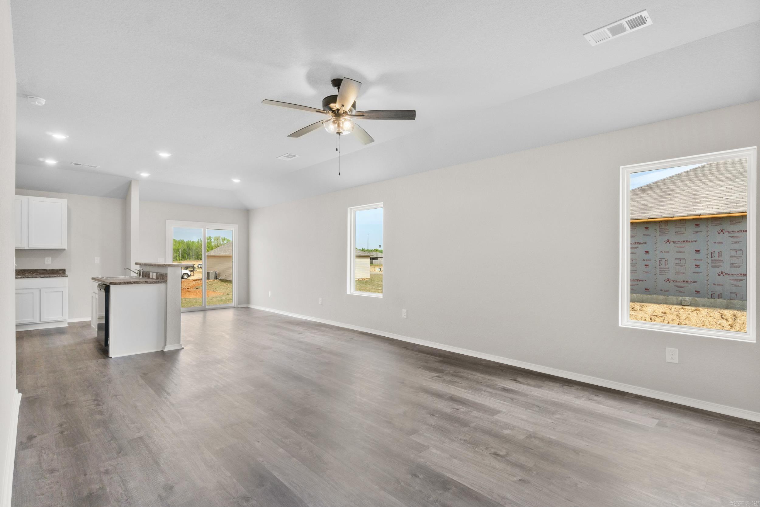 DEERFIELD ESTATES - Residential