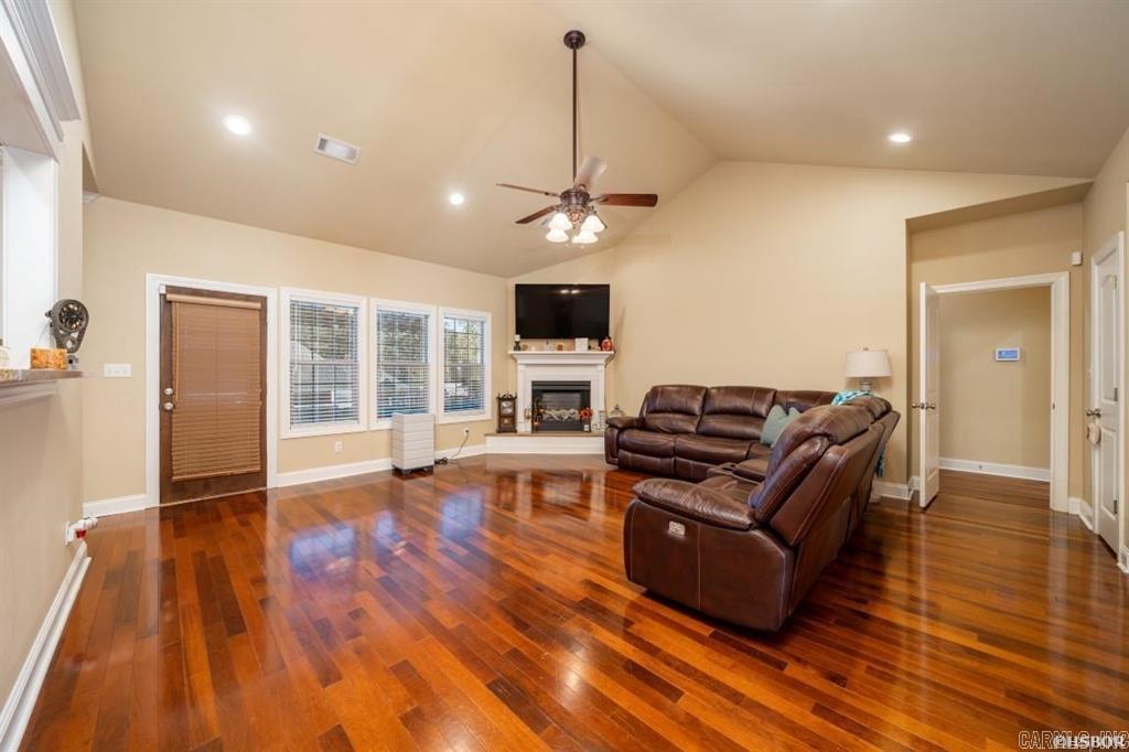 HIGH MEADOW ESTATES - Residential