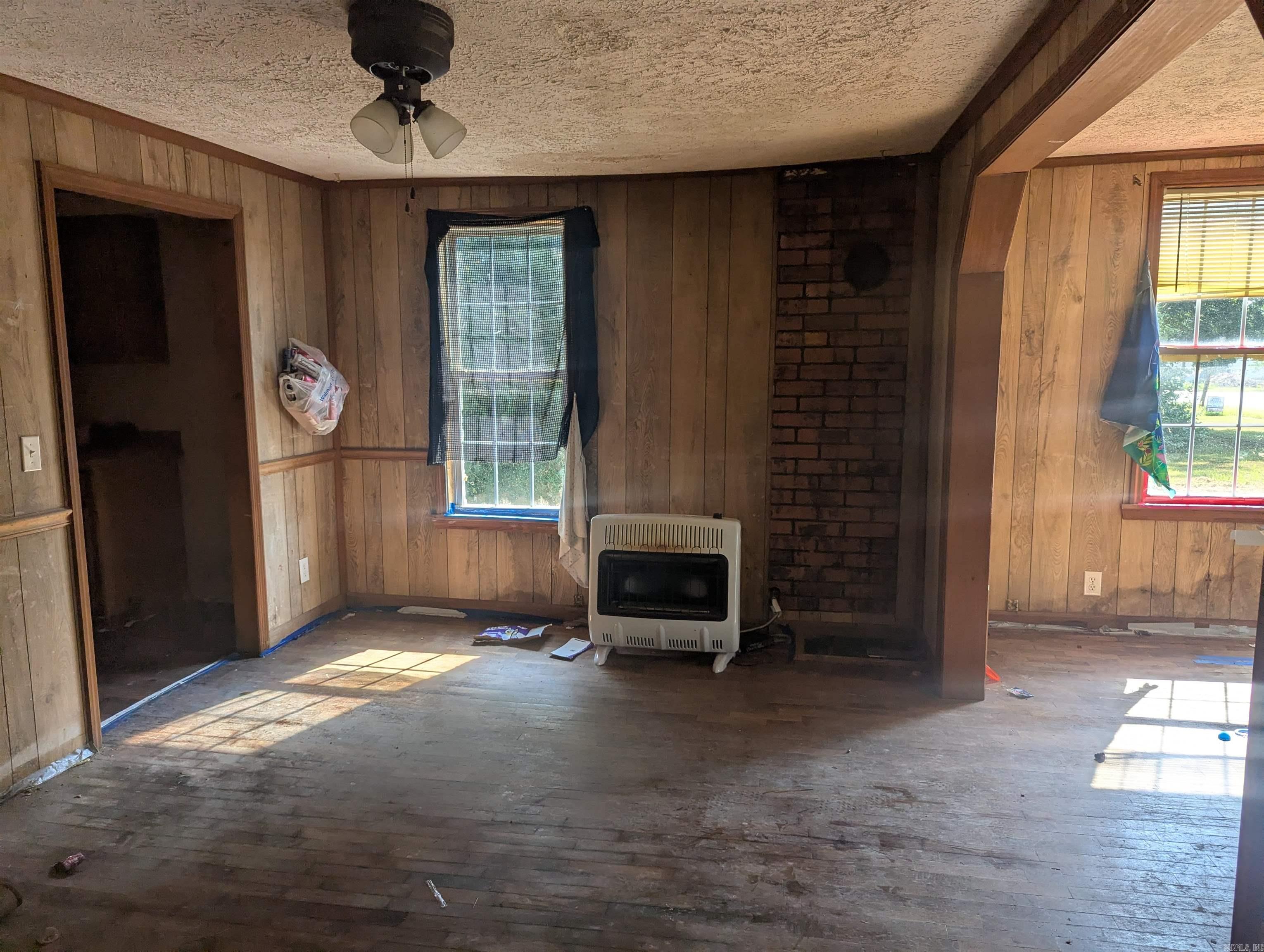 LOONEY - Residential