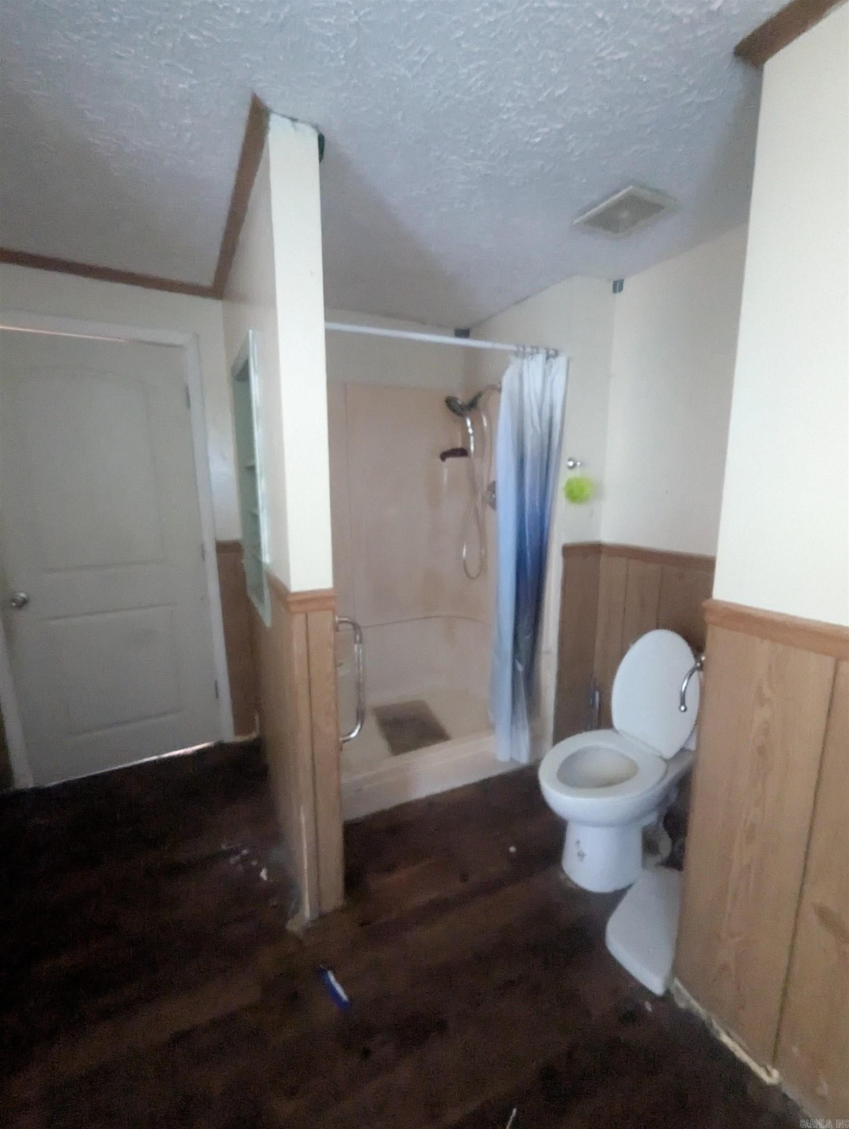 LOONEY - Residential