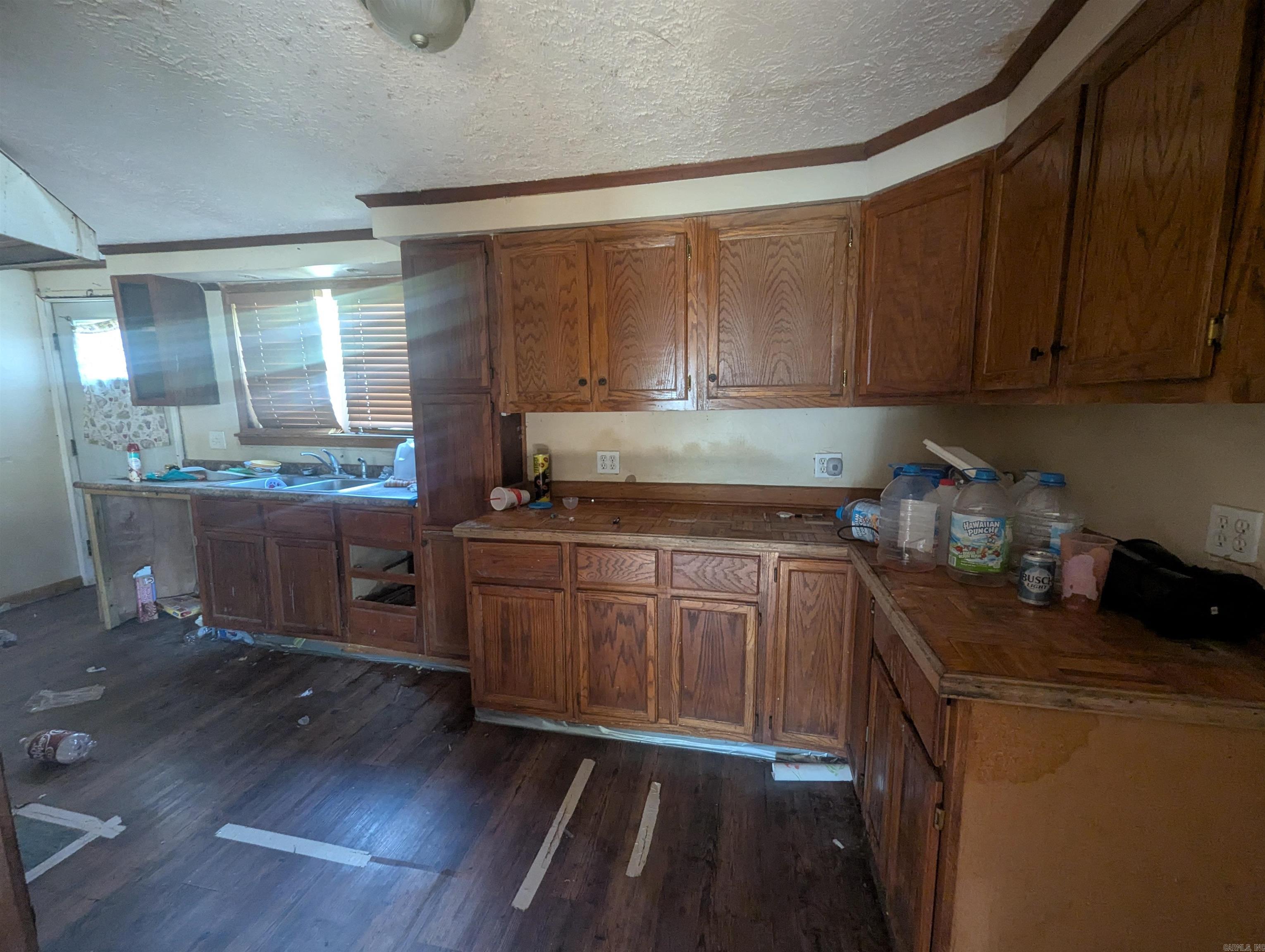 LOONEY - Residential