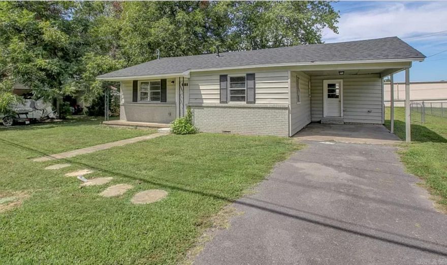 This cozy updated close to downtown is perfect for a small family or roommates. Features two bedrooms, 1 bathroom, spacious backyard and more.