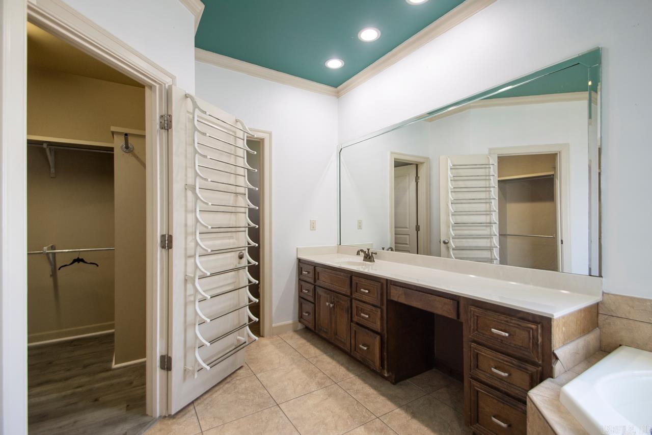 NORTH HILLS - Residential