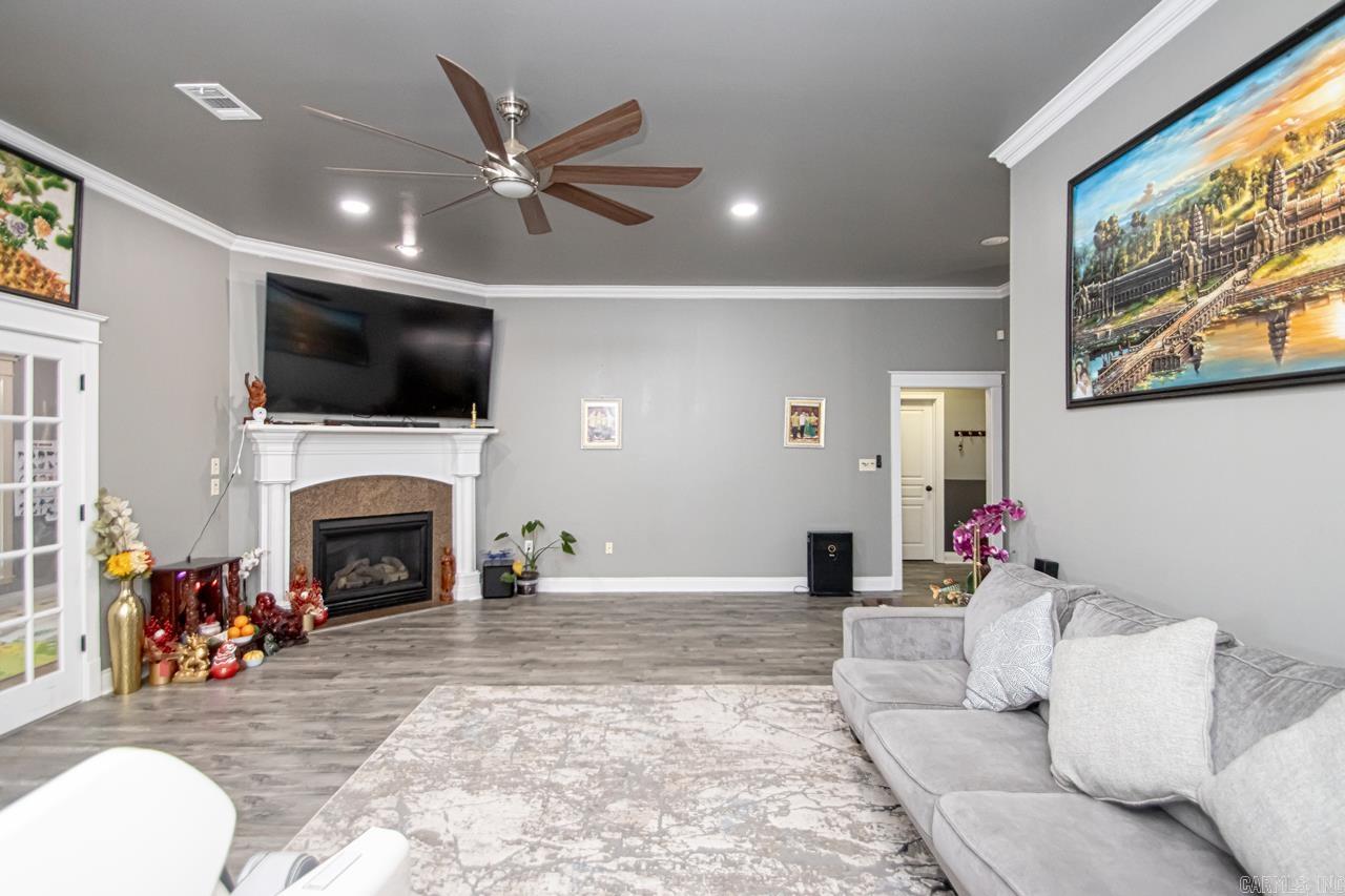 NORTH HILLS - Residential