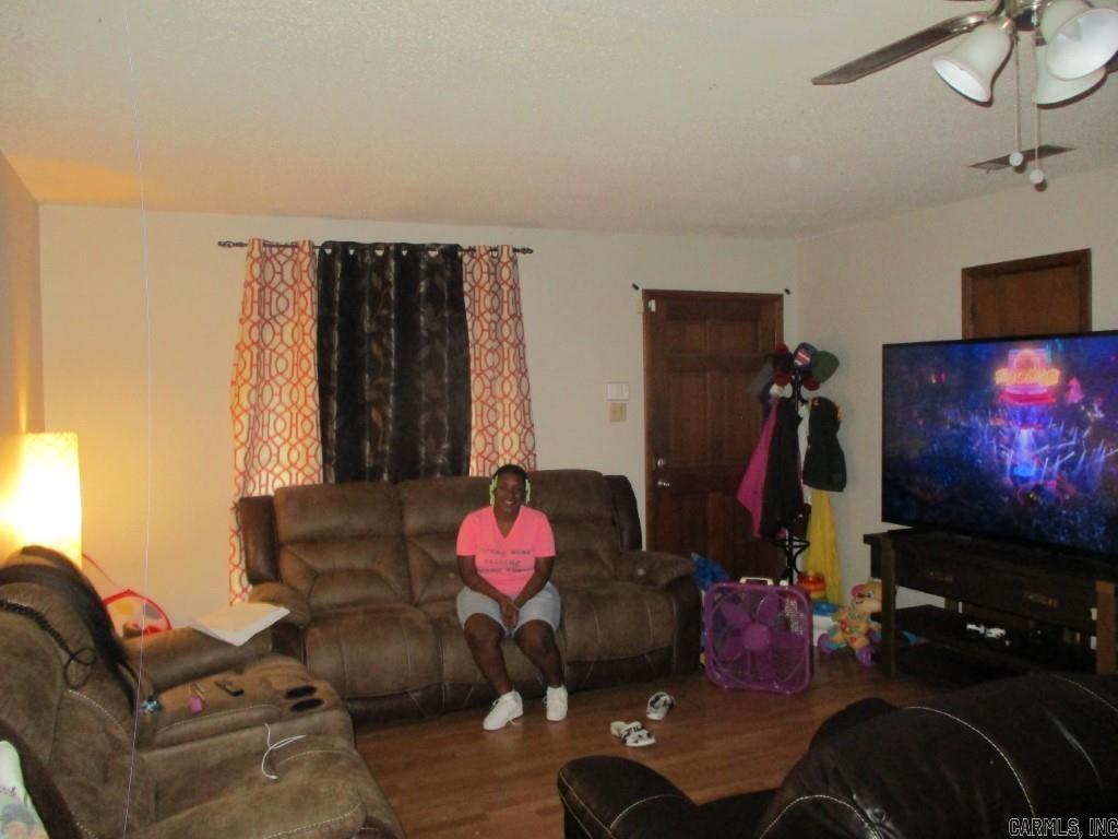 PARK VILLAGE - Residential