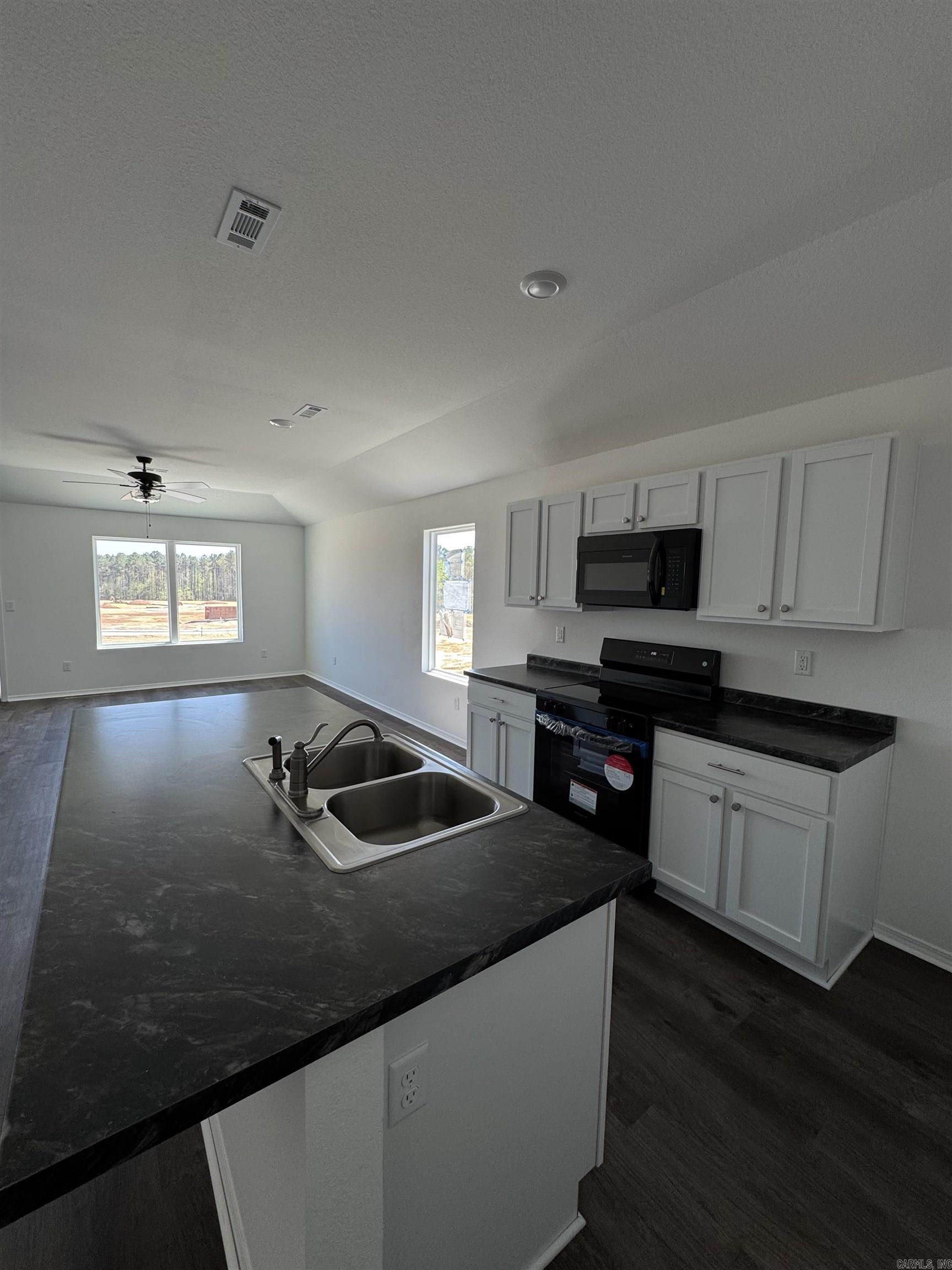 THE MEADOWS - Residential