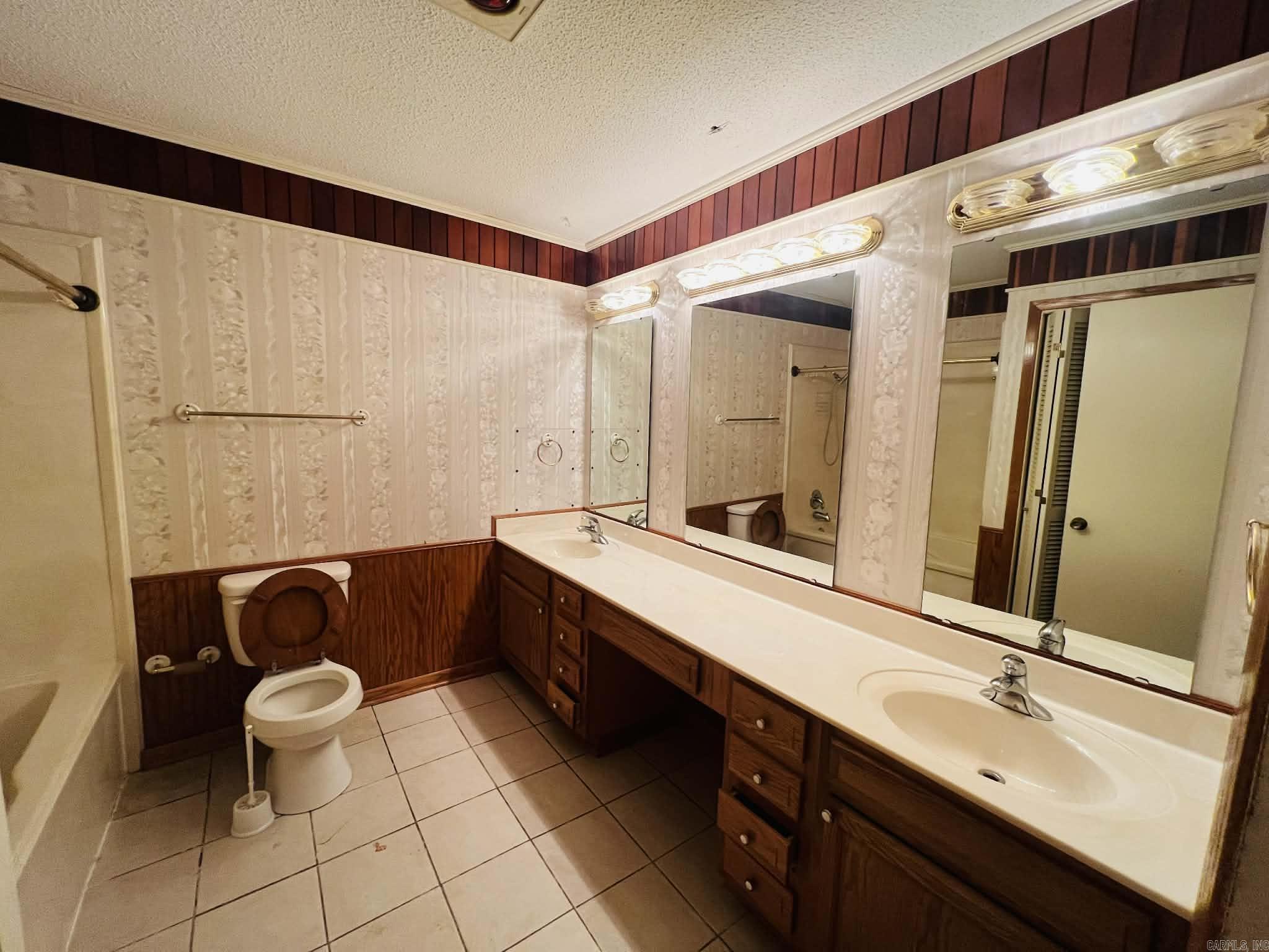 FOXWOOD J - Residential