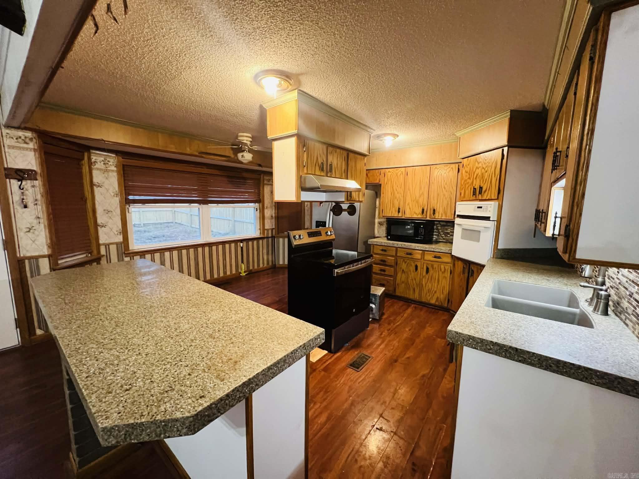 FOXWOOD J - Residential