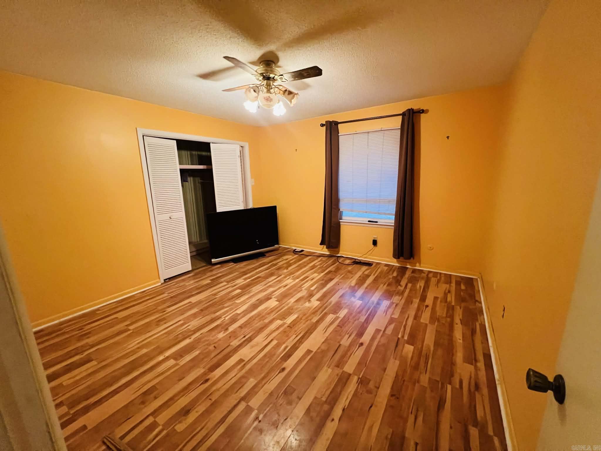 FOXWOOD J - Residential