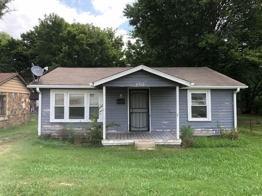 Available for rent: 2 bedroom 1 bath house. Lease terms $625 security deposit, $50 application fee. Contact Century 21 Prestige Realty and apply online at c21prjxrentals.com Office Hours: Monday through Friday 8:30am-5:00pm.