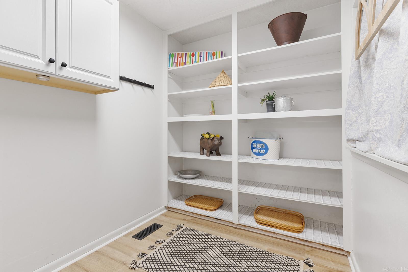 LAKEWOOD NE - Residential