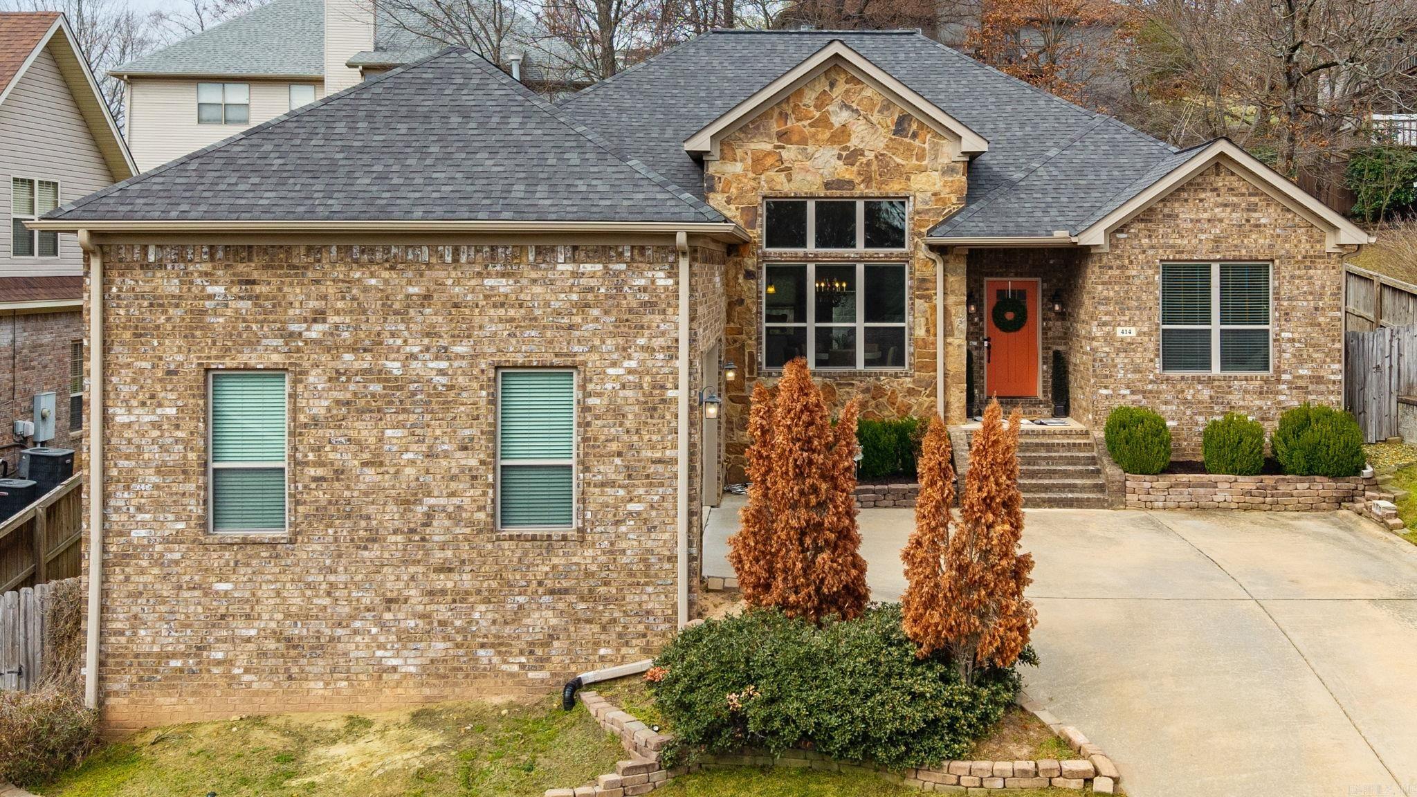 THE VILLAGES OF WELLINGTON - Residential