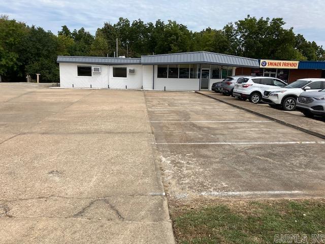 Excellent Business opportunity! This clean building is approximately 2305sq ft, and located on over 1 acre of property along busy highway 62W. With a vehicle count of approximately 12,000 vehicles per day, you are sure to have plenty of visibility for your business. This was formerly a successful restaurant and comes with a lot of the equipment including vent hood, built in walk in freezer, tables and chairs, refrigerators and more.
