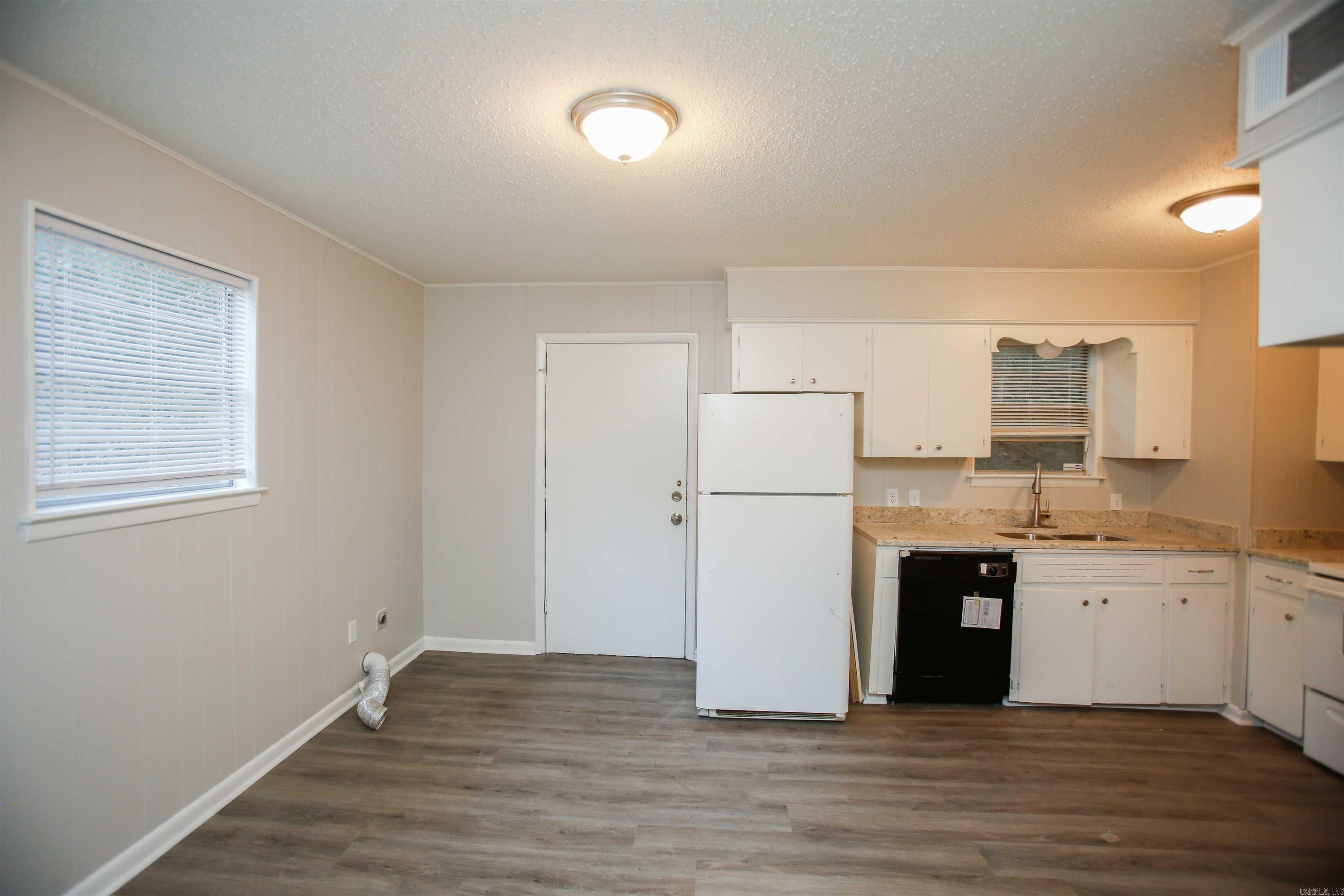 BELWOOD ADDN - Residential Lease