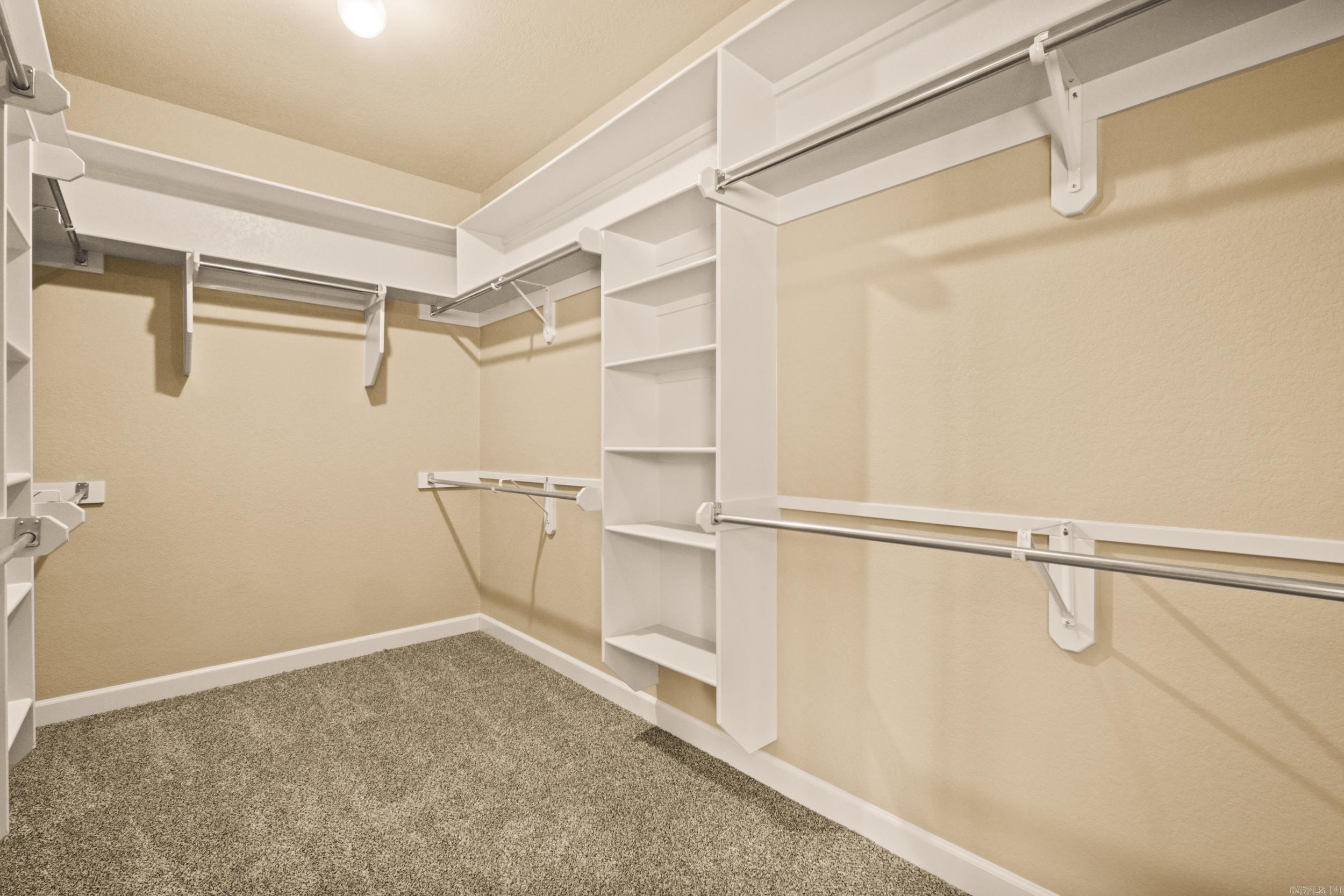 MILLERS CROSSING - Residential