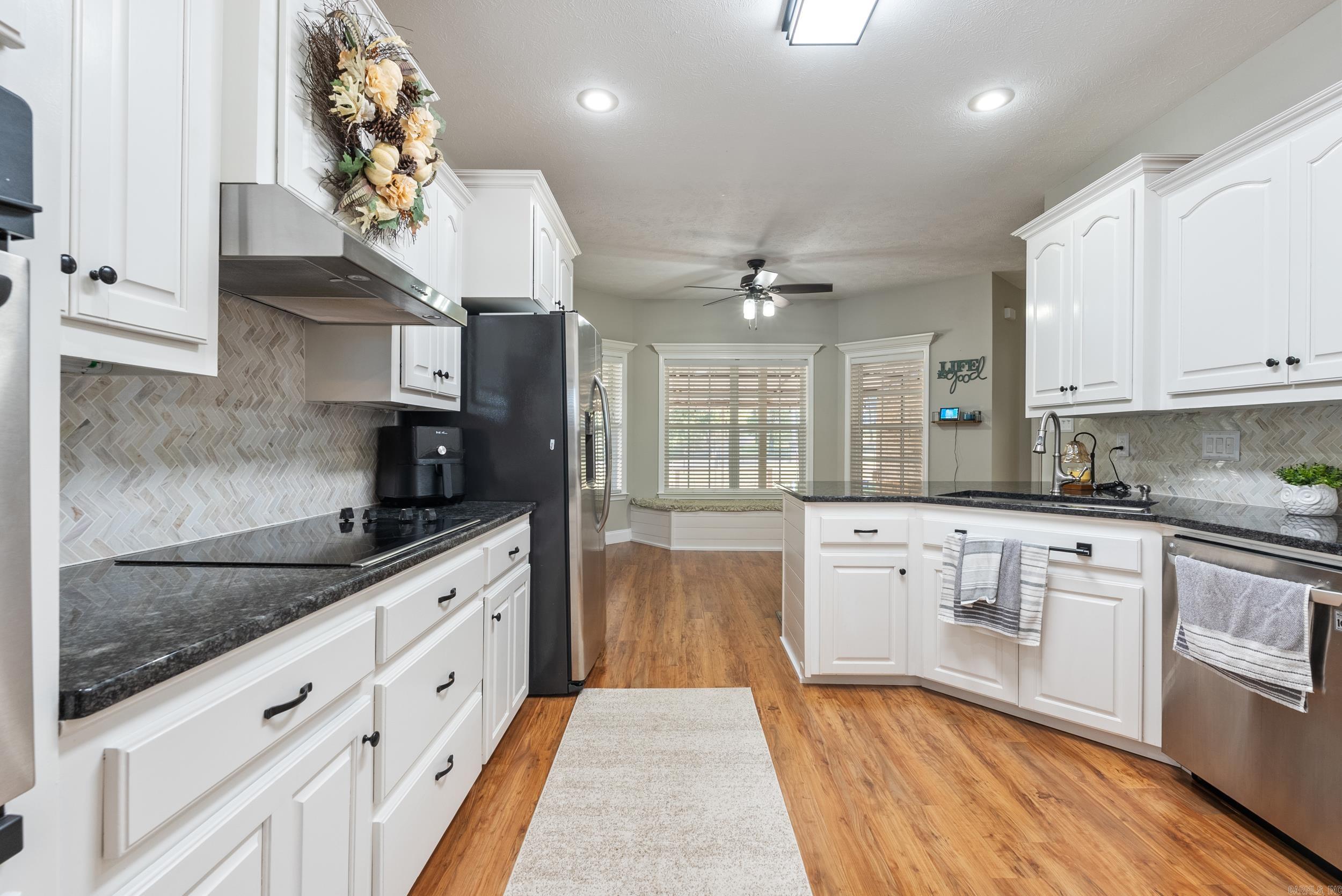 RIVER RANCH - Residential