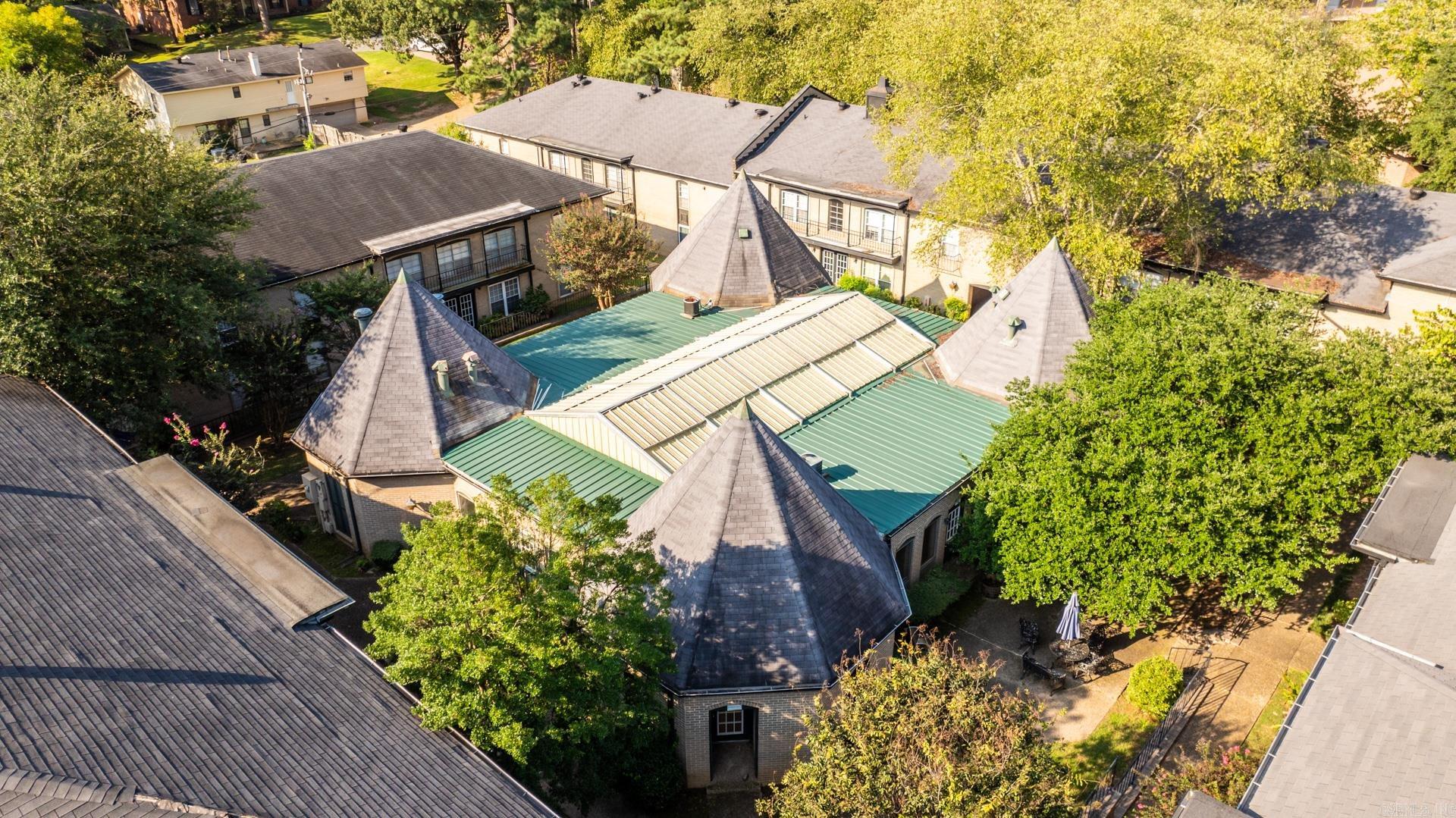 Windsor Garden Condominiums - Residential