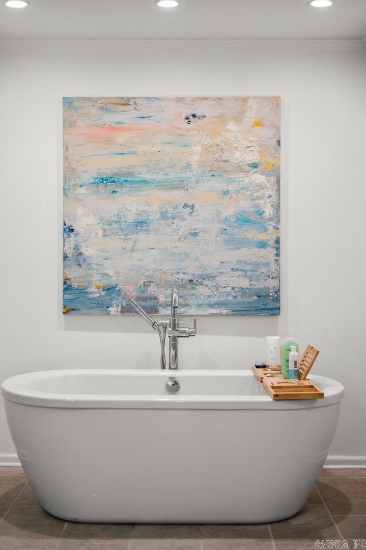 RIVERVIEW MANOR - Residential