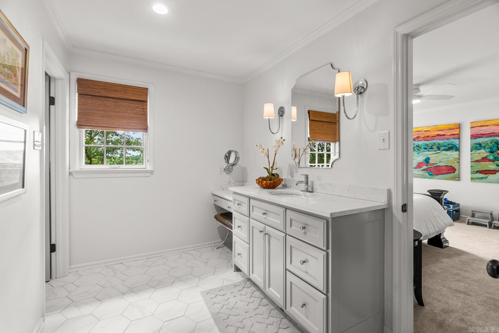 RIVERVIEW MANOR - Residential