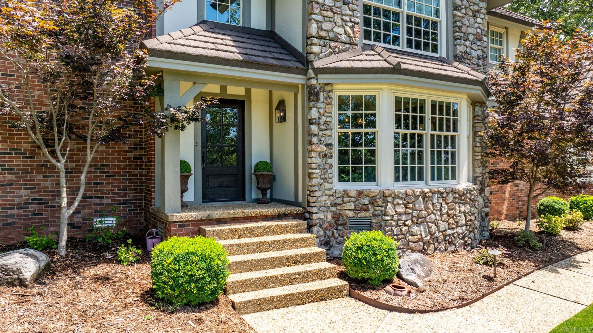 RIVERVIEW MANOR - Residential