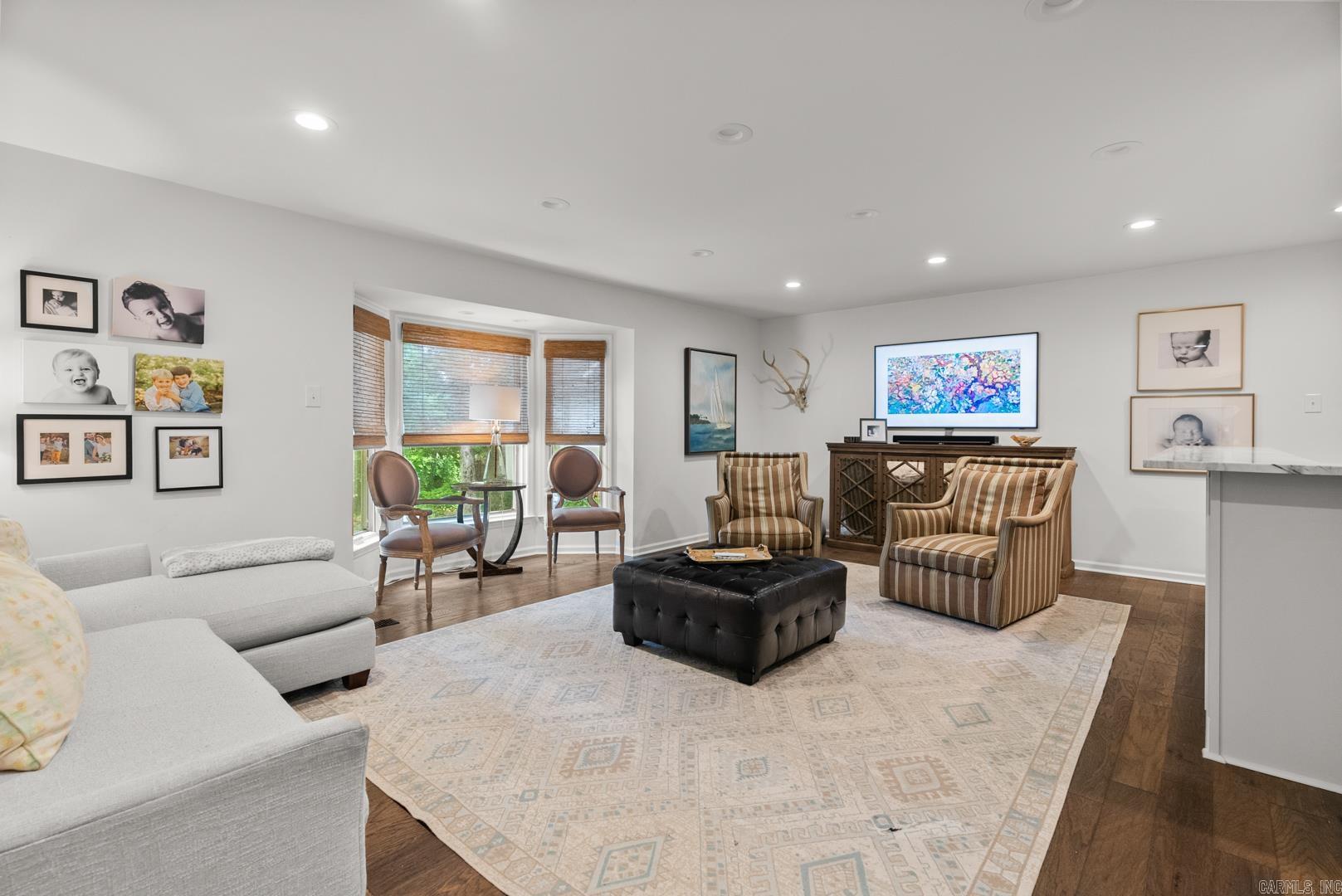 RIVERVIEW MANOR - Residential