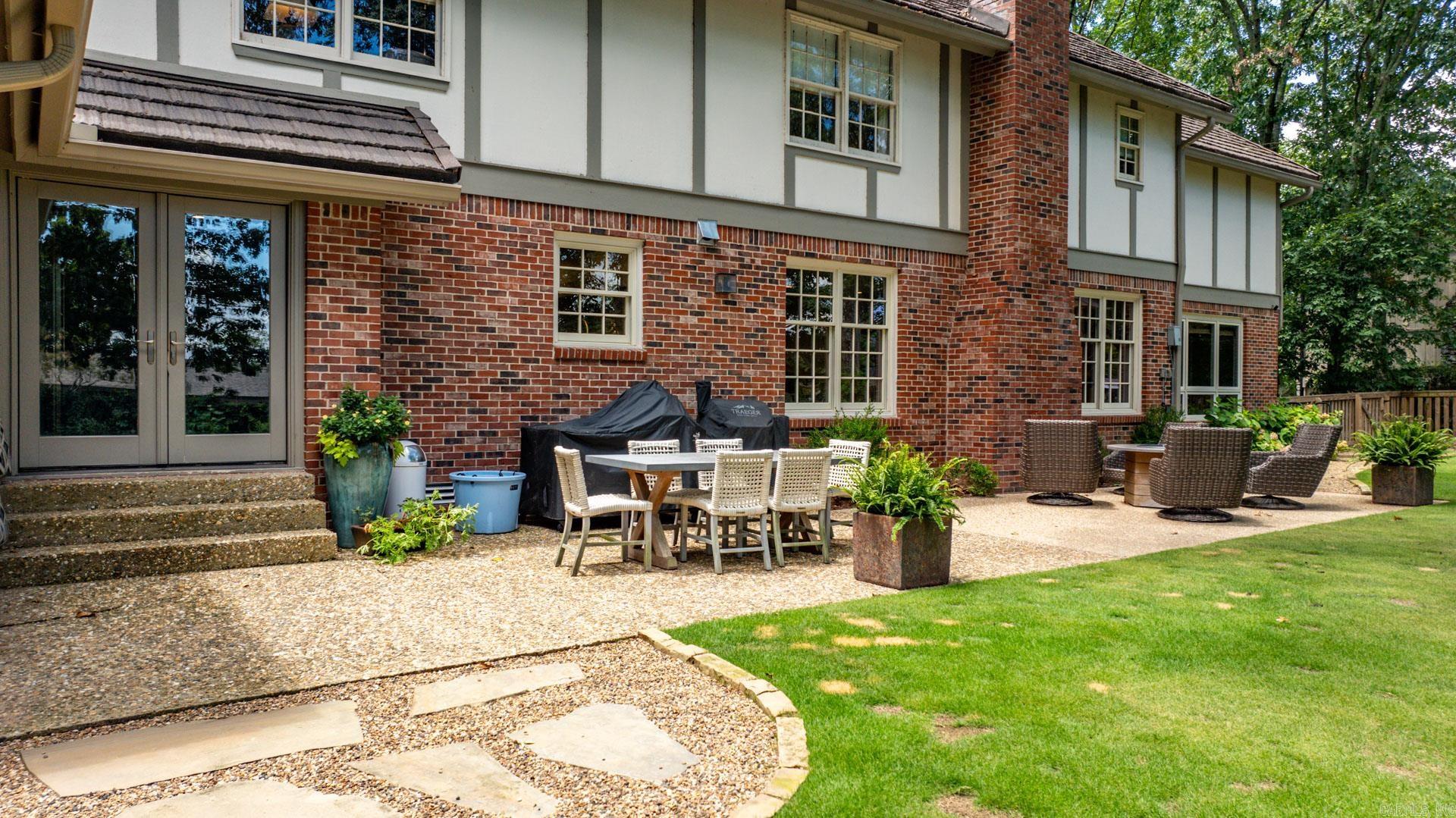 RIVERVIEW MANOR - Residential