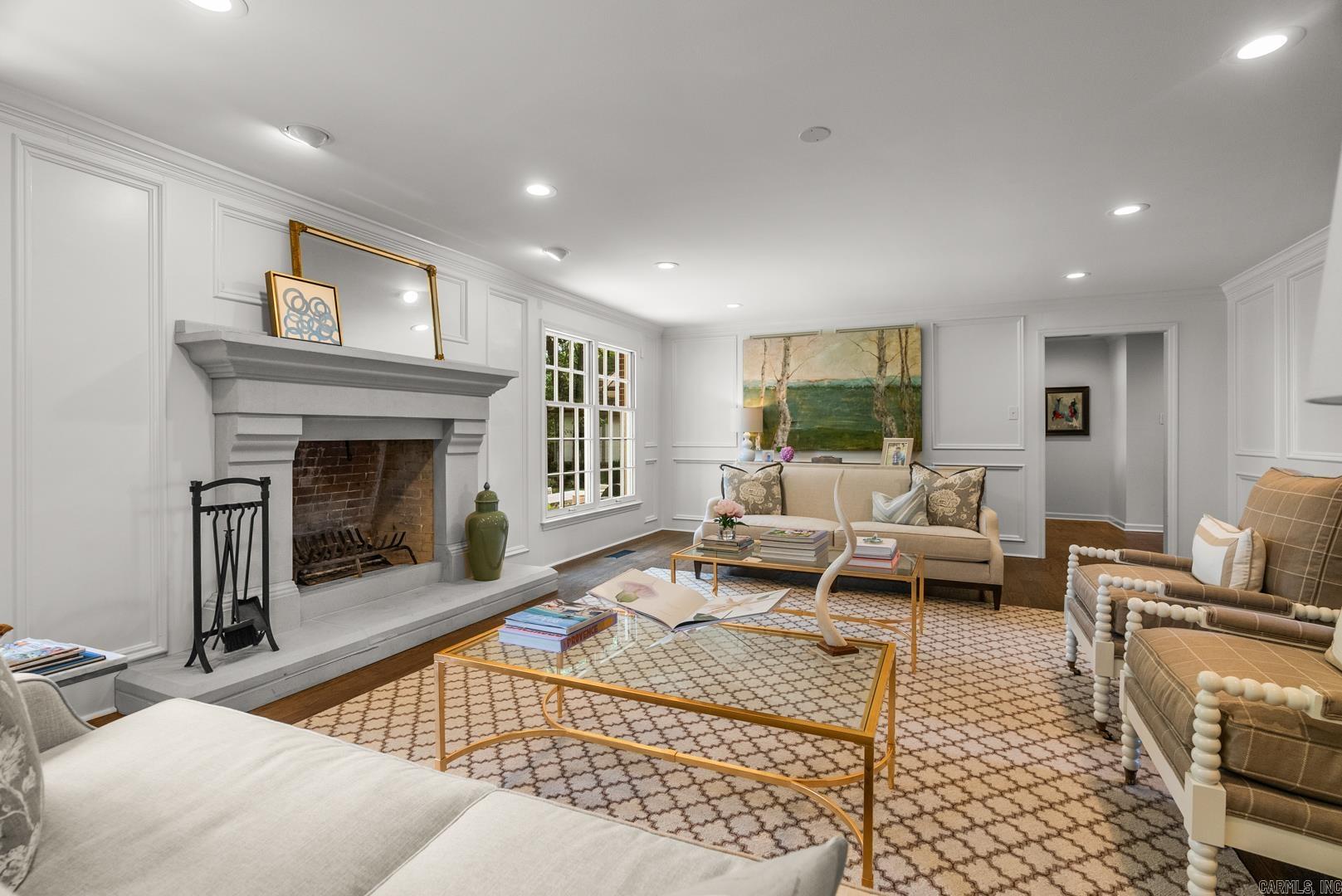 RIVERVIEW MANOR - Residential